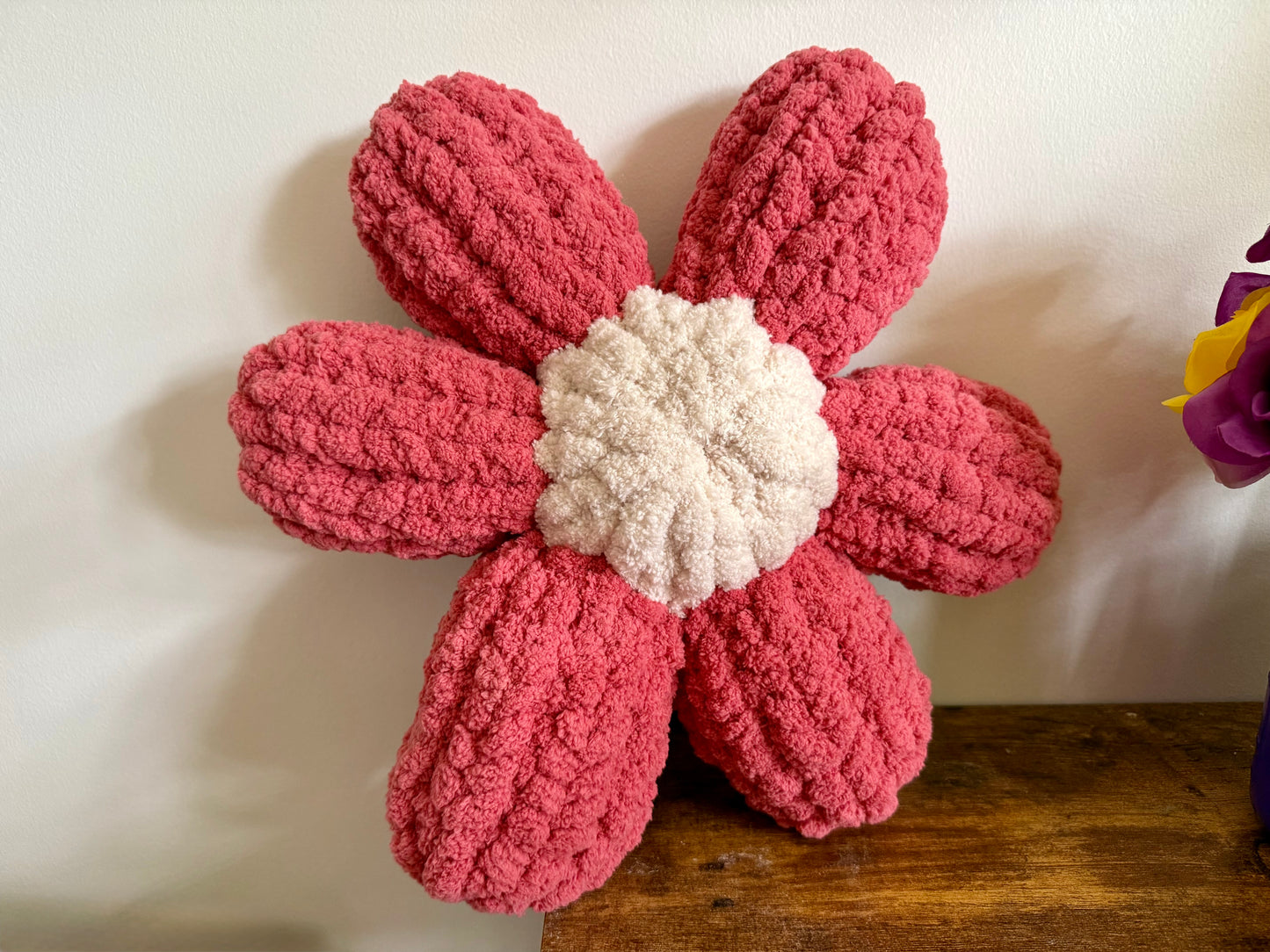 Chunky Knit Flower Pillow 🌸