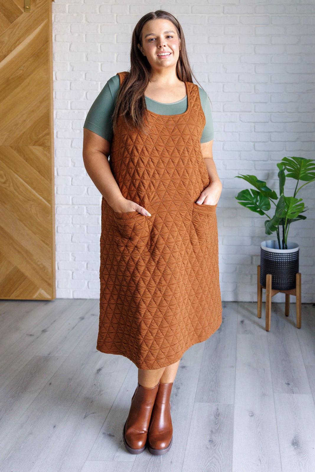 midi dress boutiques online Free Falling Quilted Midi Dress Small