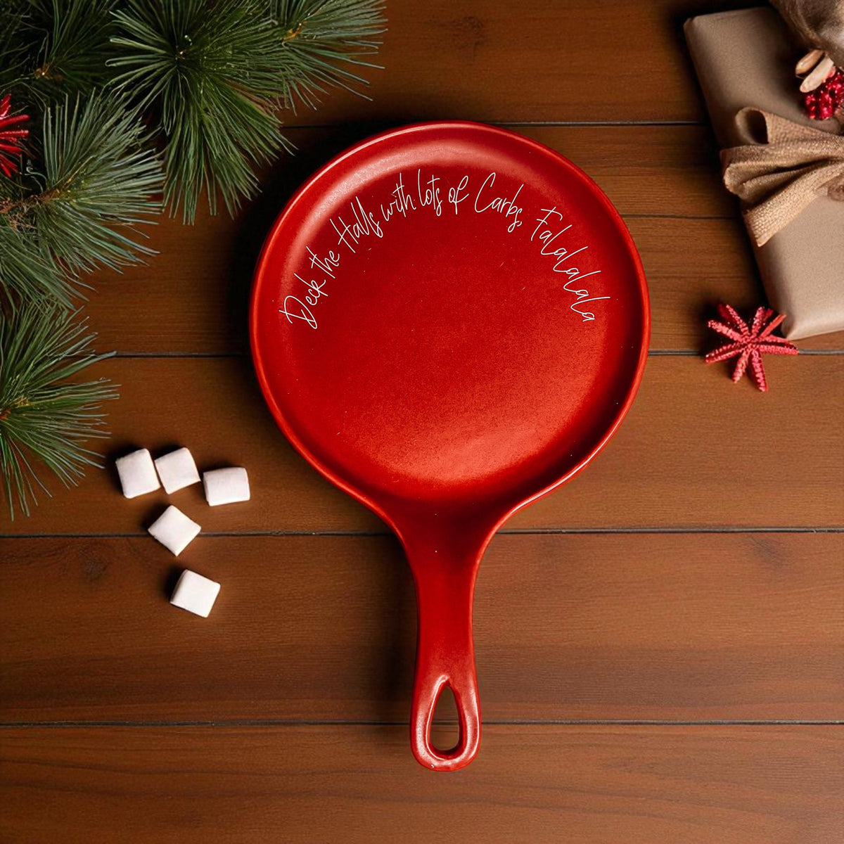 Christmas gift for cooks – red spoon rest with wooden spoon
Holiday kitchen tools
Christmas counter decor
Festive cooking accessories
Microwave safe ceramics