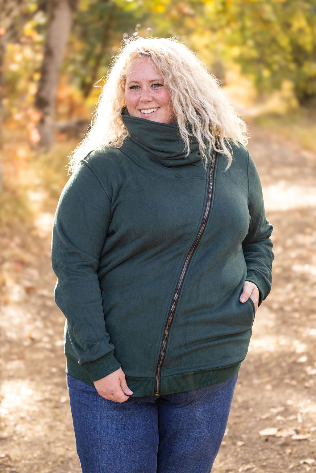 IN STOCK Quinn ZipUp Cowl - Evergreen