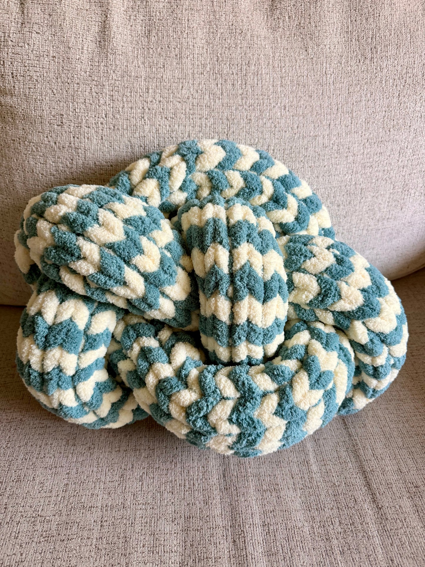 Handmade Chunky Knit Knot Pillow