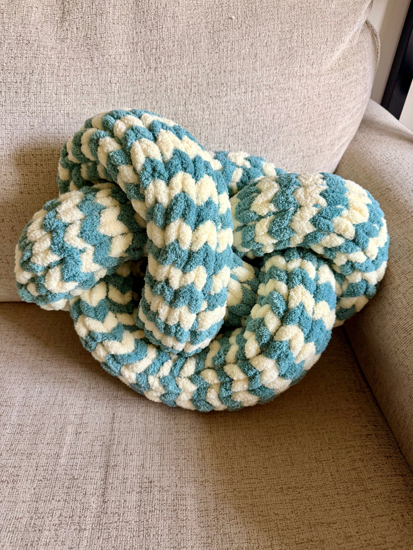 Handmade Chunky Knit Knot Pillow