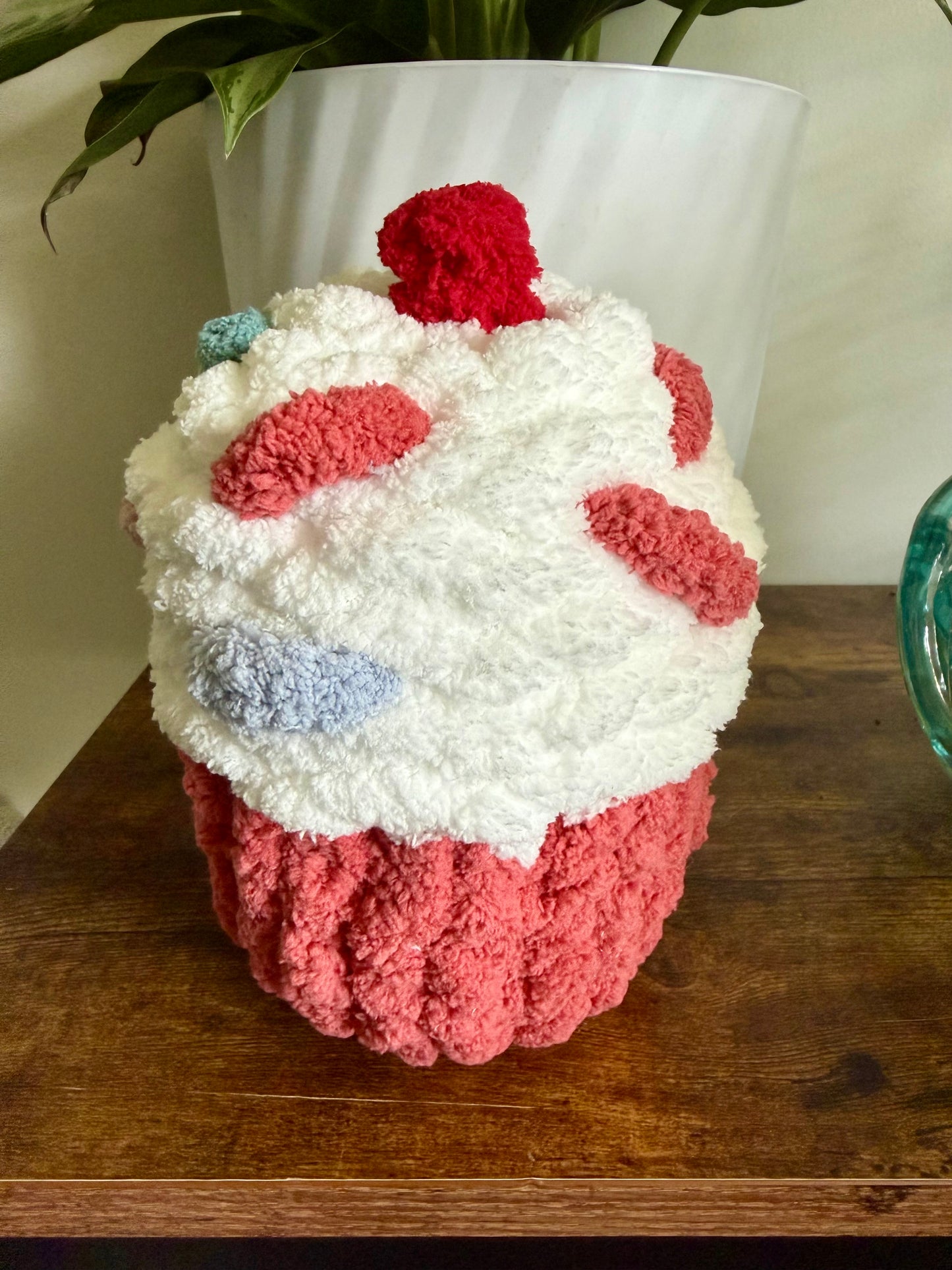 Chunky Knit Cupcake 🧁