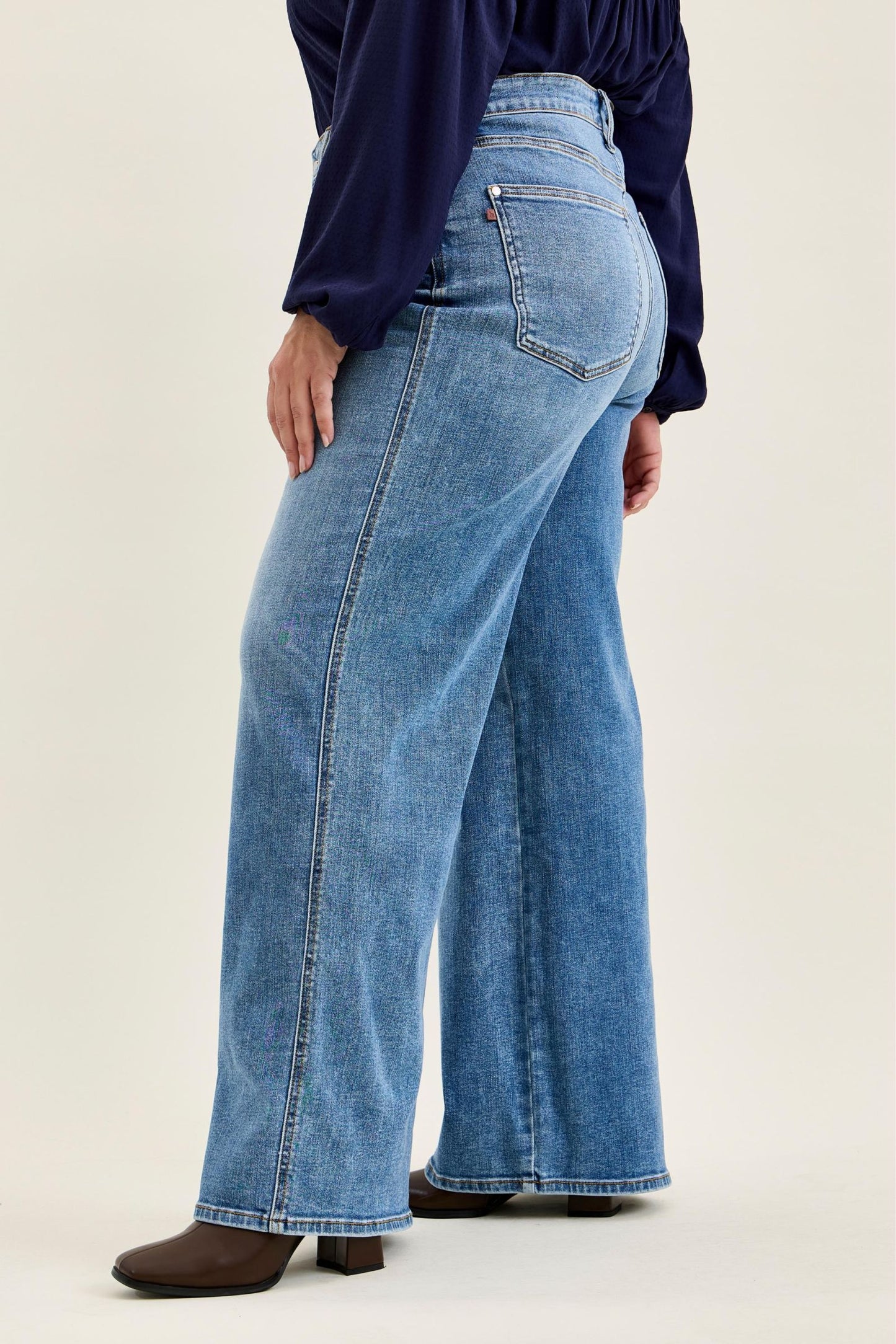 Judy Blue “Angelina” Column Straight Leg Jeans