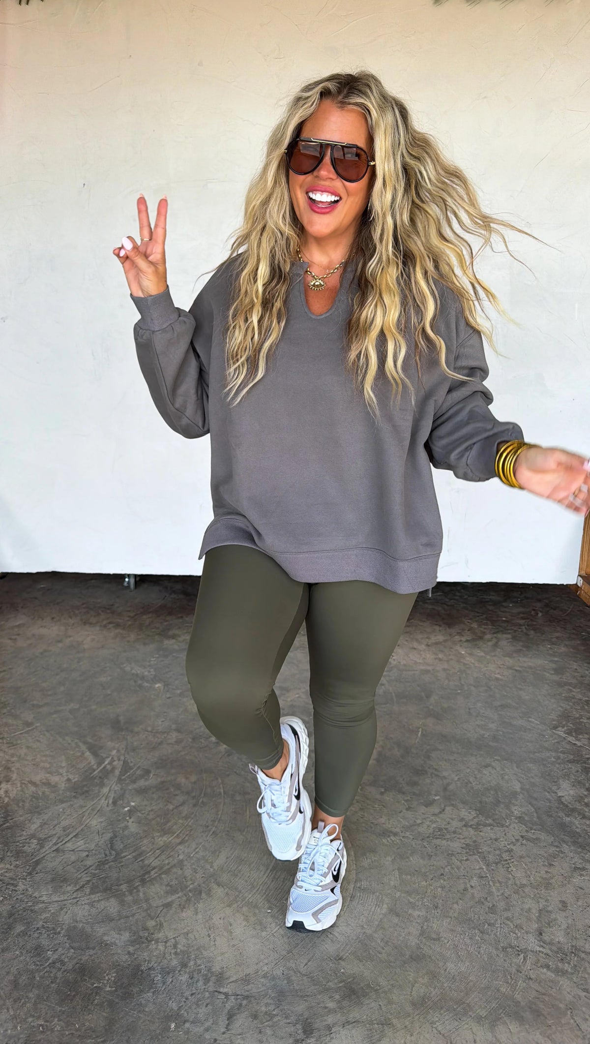PREORDER- LIVED IN OVERSIZED PULLOVER