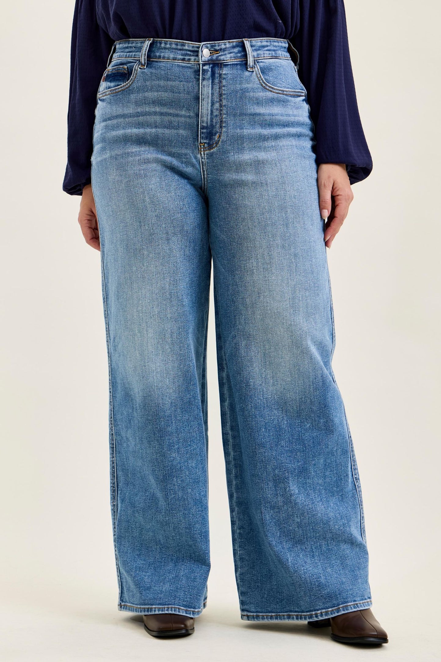 Judy Blue “Angelina” Column Straight Leg Jeans