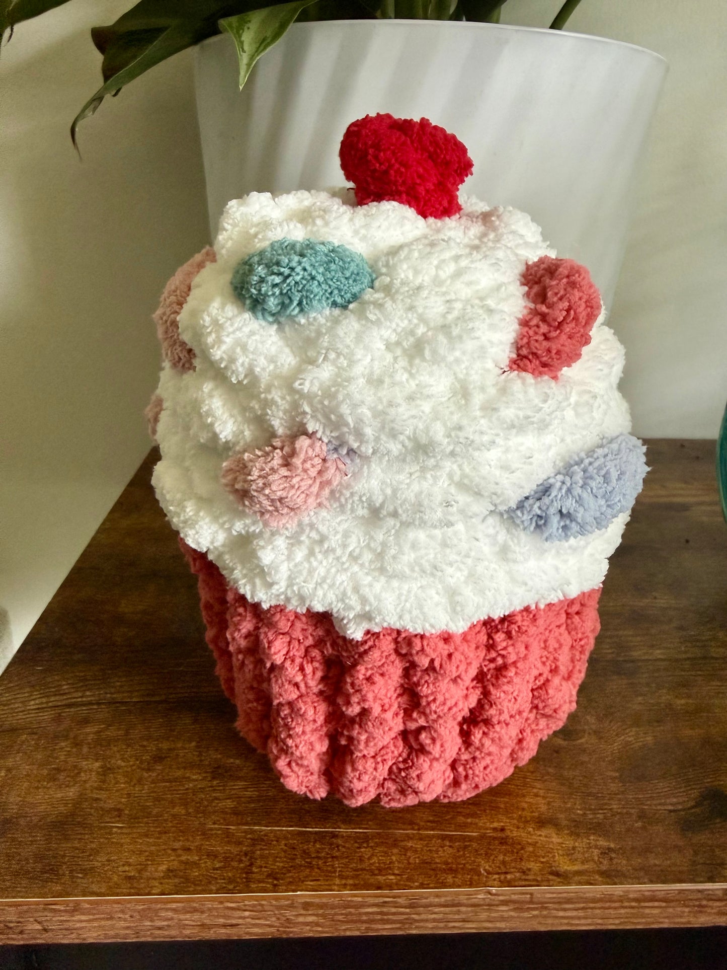 Chunky Knit Cupcake 🧁
