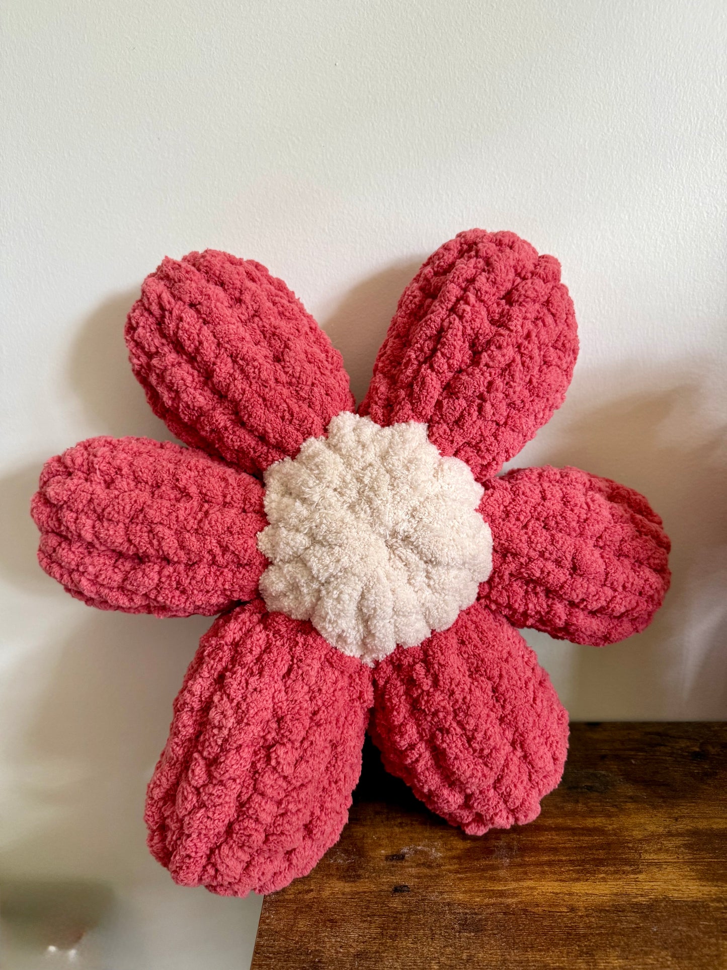 Chunky Knit Flower Pillow 🌸