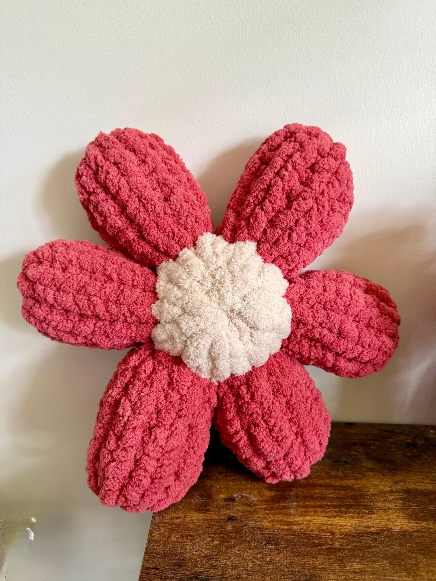 Chunky Knit Flower Pillow 🌸