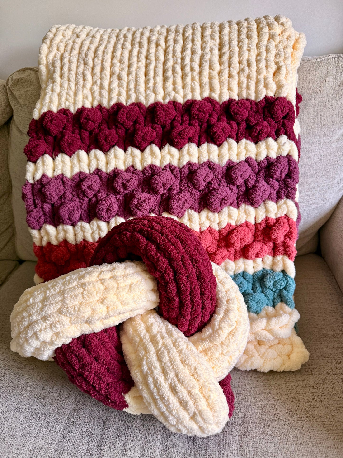 Handmade Chunky Knit Knot Pillow