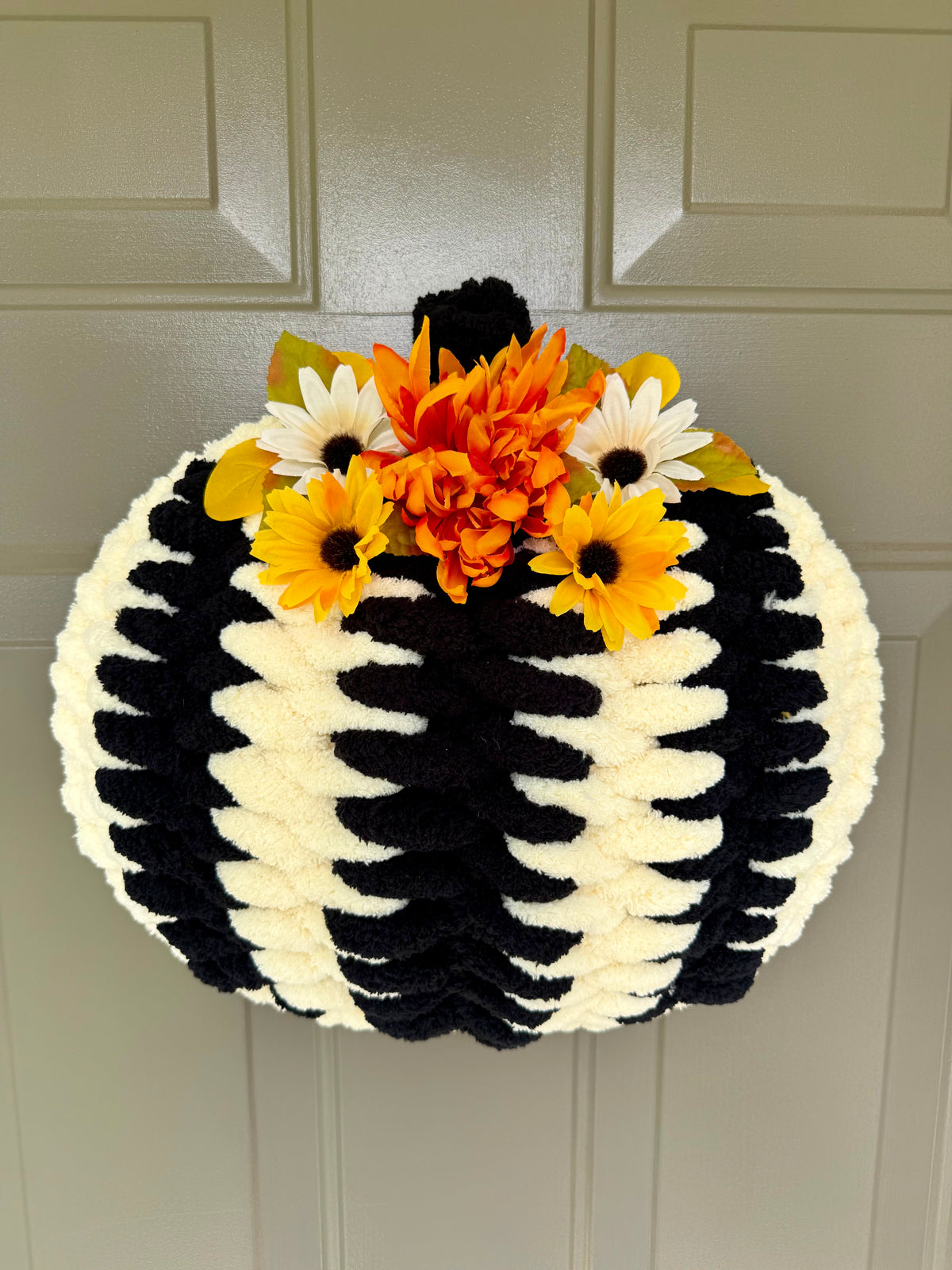 Chunky Yarn Pumpkin Wreath