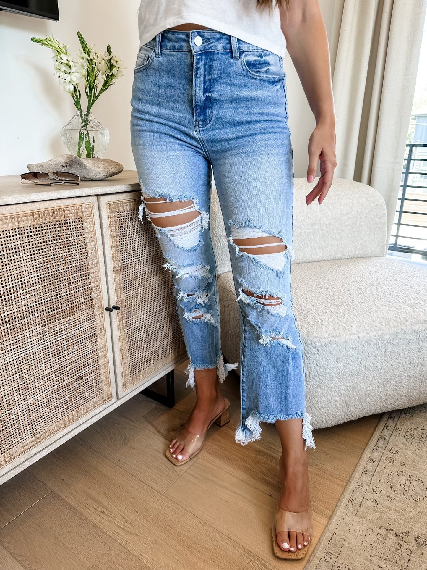 PREORDER- URBAN DISTRESSED CROP JEAN