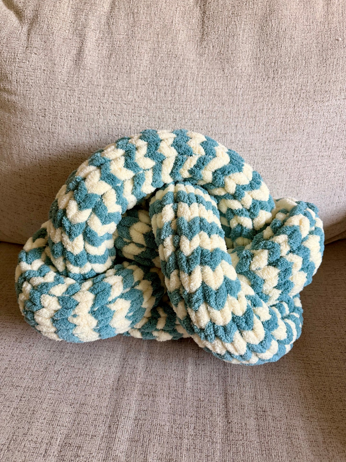 Handmade Chunky Knit Knot Pillow