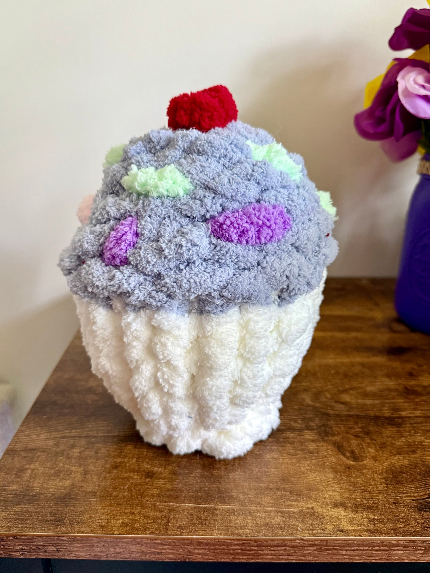 Chunky Knit Cupcake 🧁