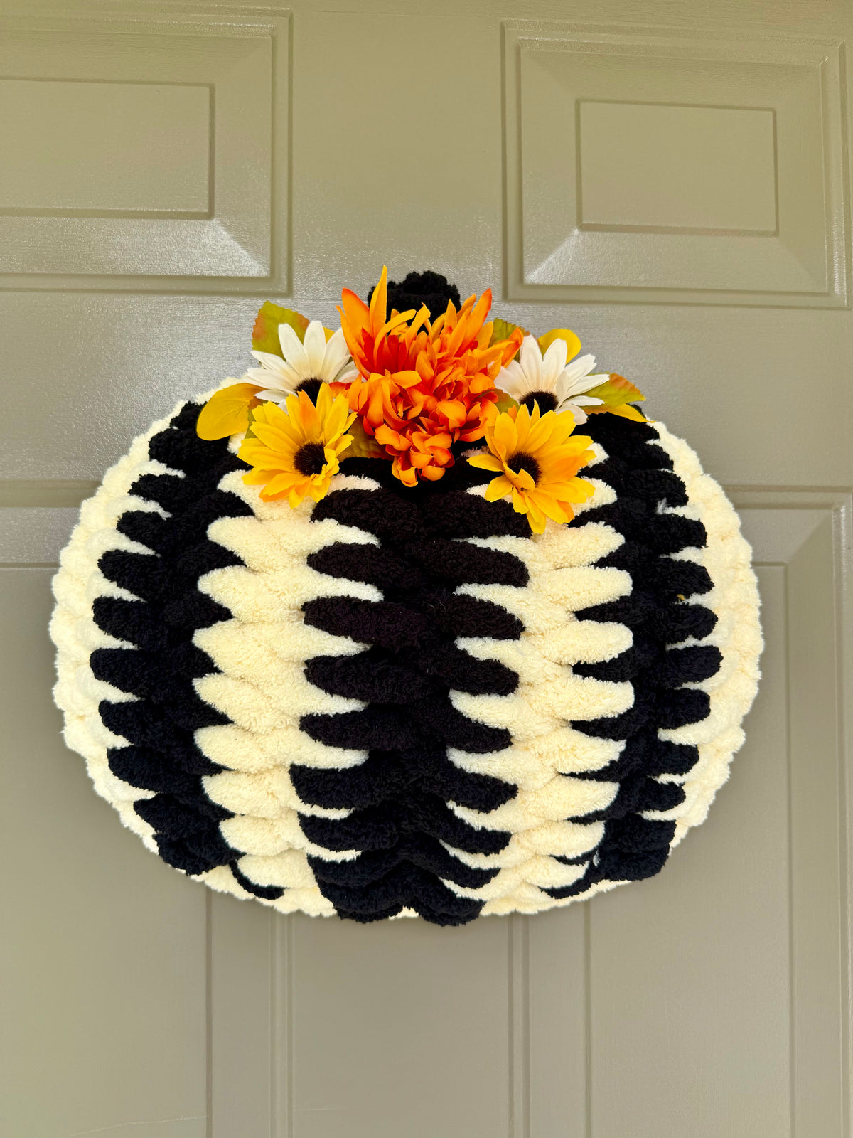 Chunky Yarn Pumpkin Wreath