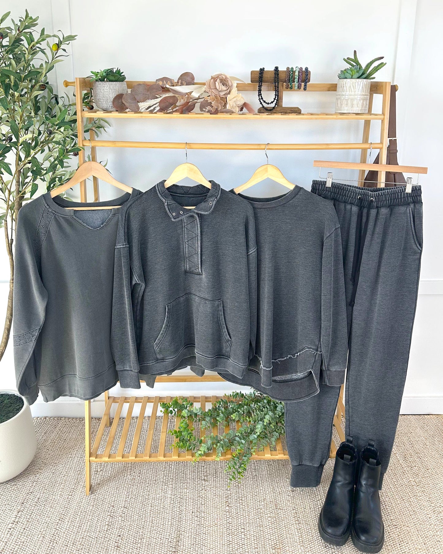 IN STOCK Vintage Wash Pullover - Black