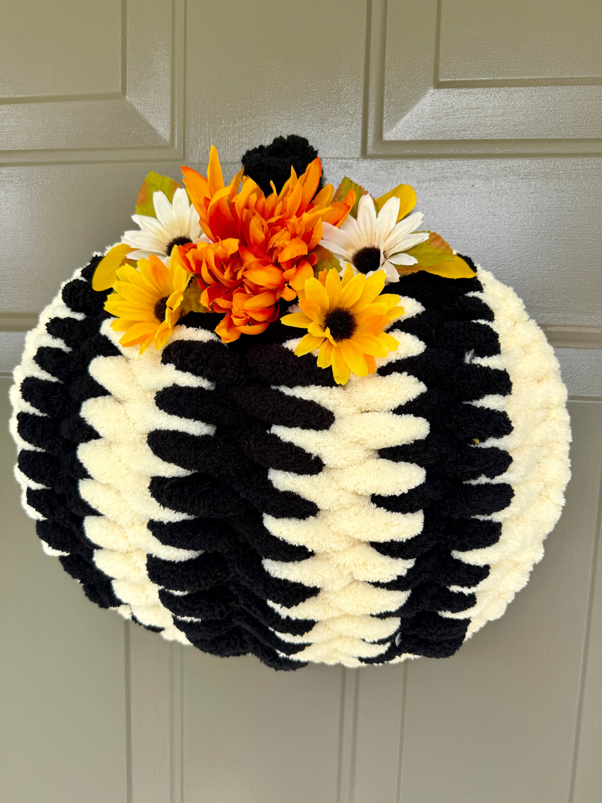Chunky Yarn Pumpkin Wreath