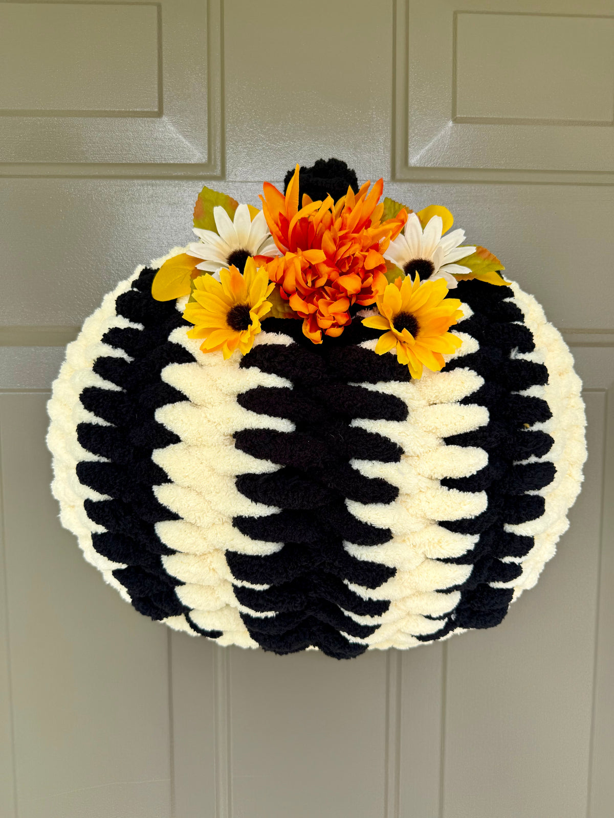 Chunky Yarn Pumpkin Wreath