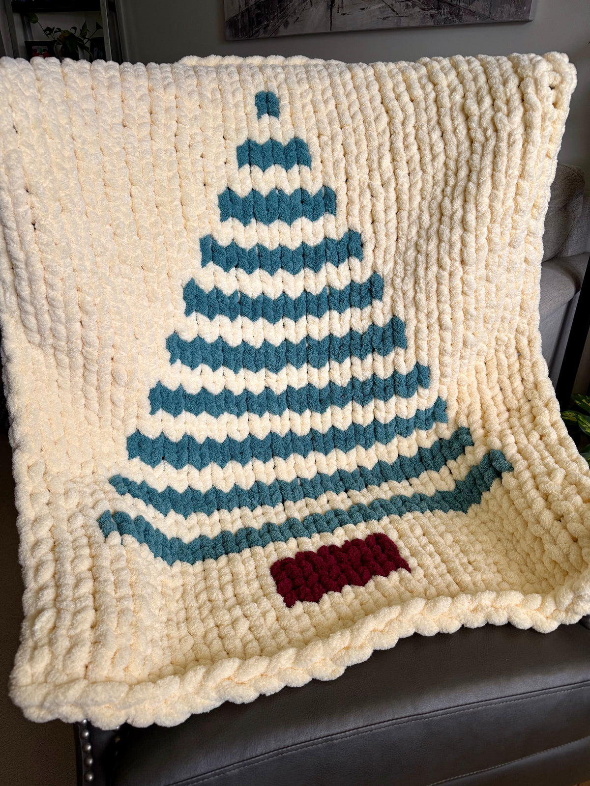 Chunky Knit Christmas Tree Blanket 37”x47”