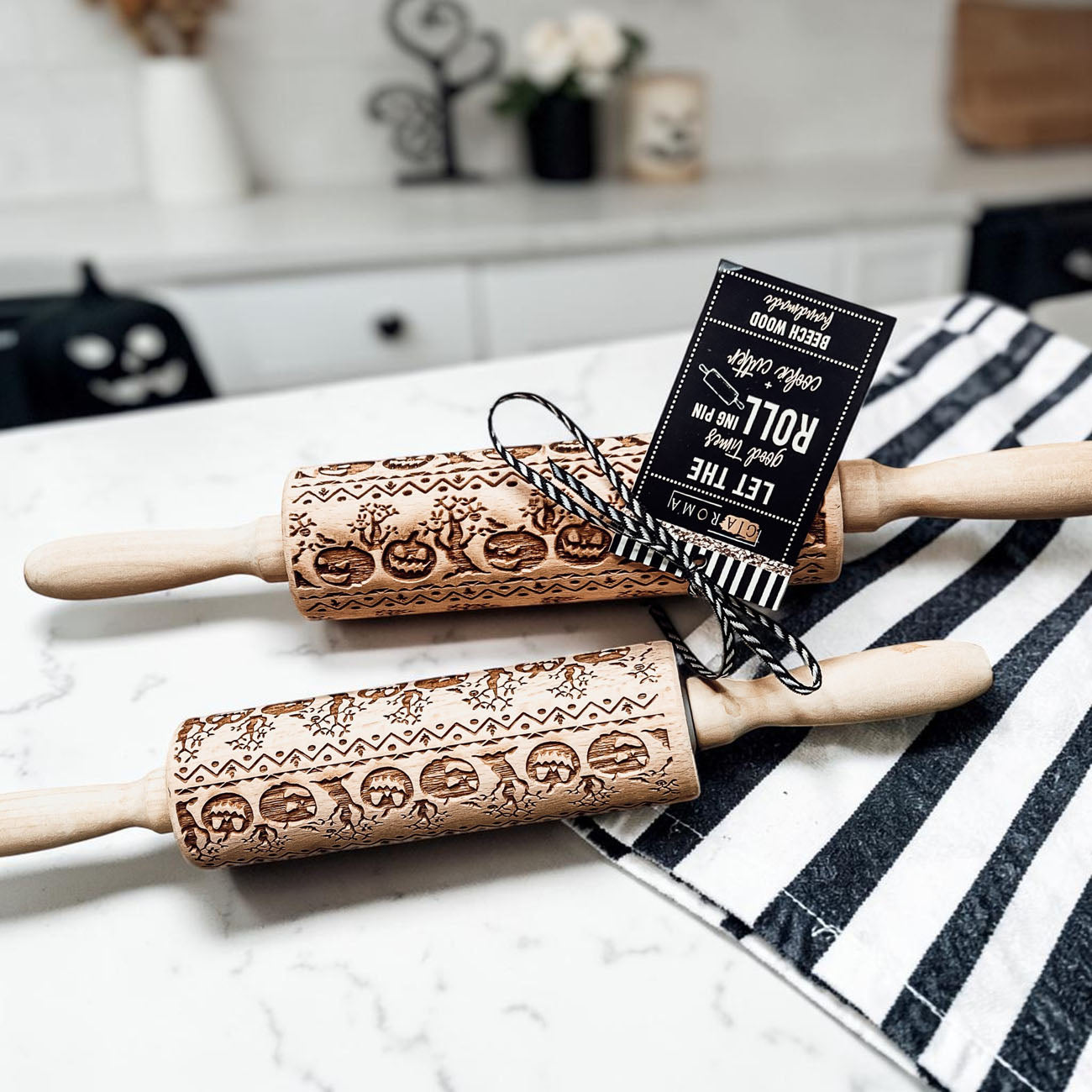 fall baking rolling pin embossed wood
Halloween gift for bakers rolling pin set
pumpkin cookie rolling pin with cutter
wooden embossed rolling pin for fondant Halloween
Halloween baking accessories rolling pin