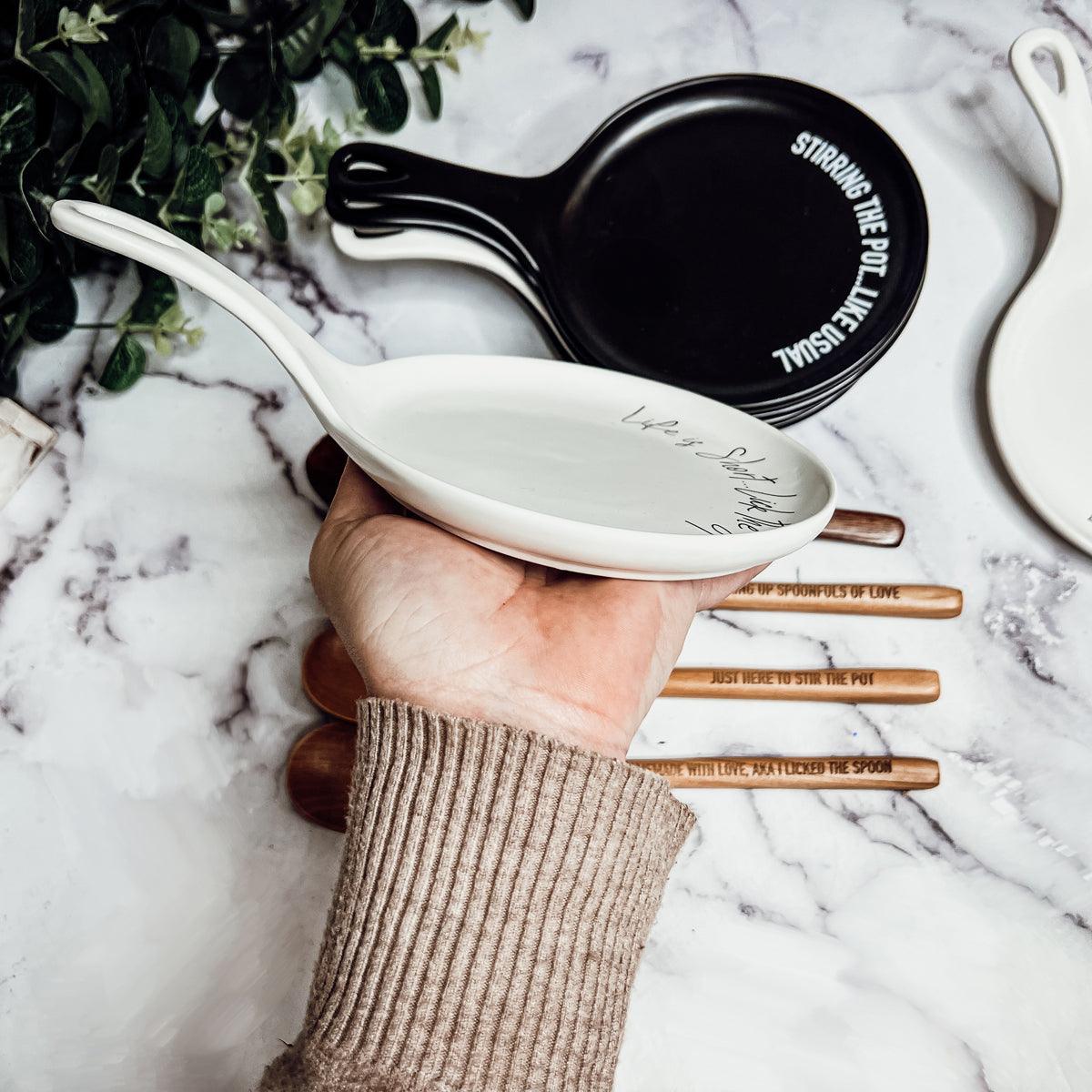 Funny ceramic spoon rest - Kitchen cooking accessories - Inspirational utensil holder gift
Cooking quote decor
Baker motivation gifts
Kitchen wisdom quotes