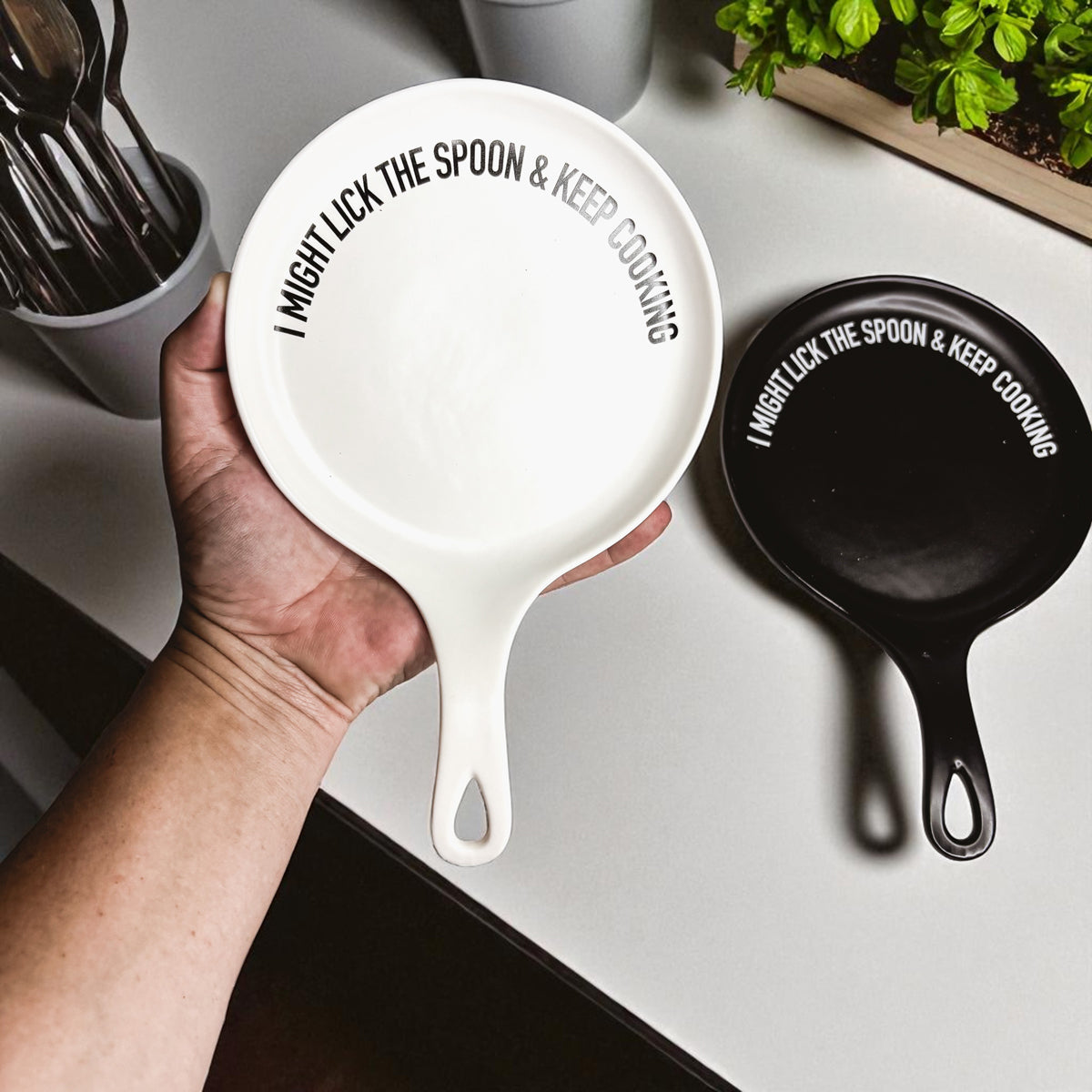 Kitchen gifts under $30 funny spoon rest - Ceramic cooking accessories - Baking utensil holder
Funny kitchen decor accessories spoon rest - Ceramic cooking gifts - Kitchen utensil storage