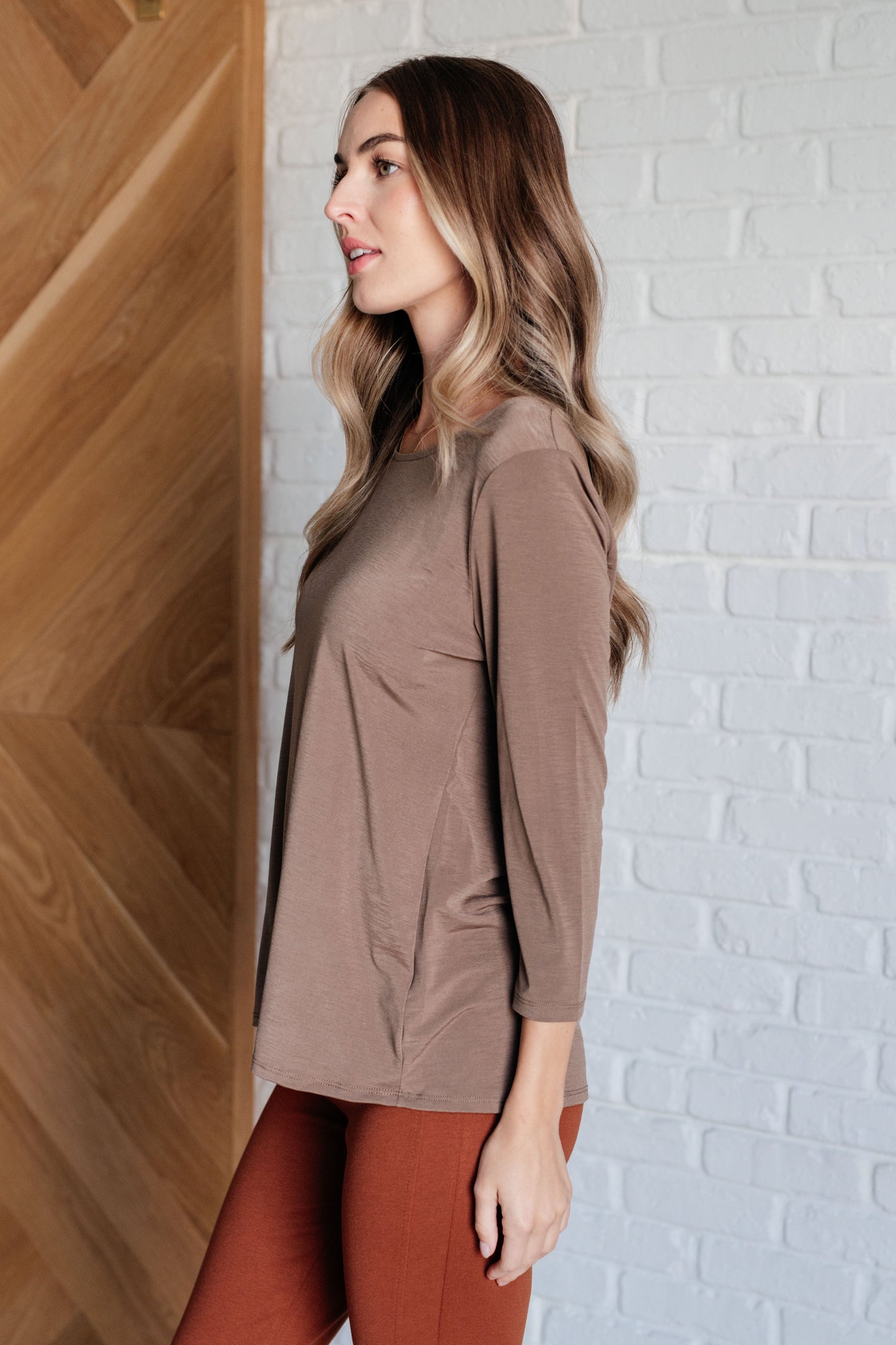 Signature Classic Round Neck Top in Mocha