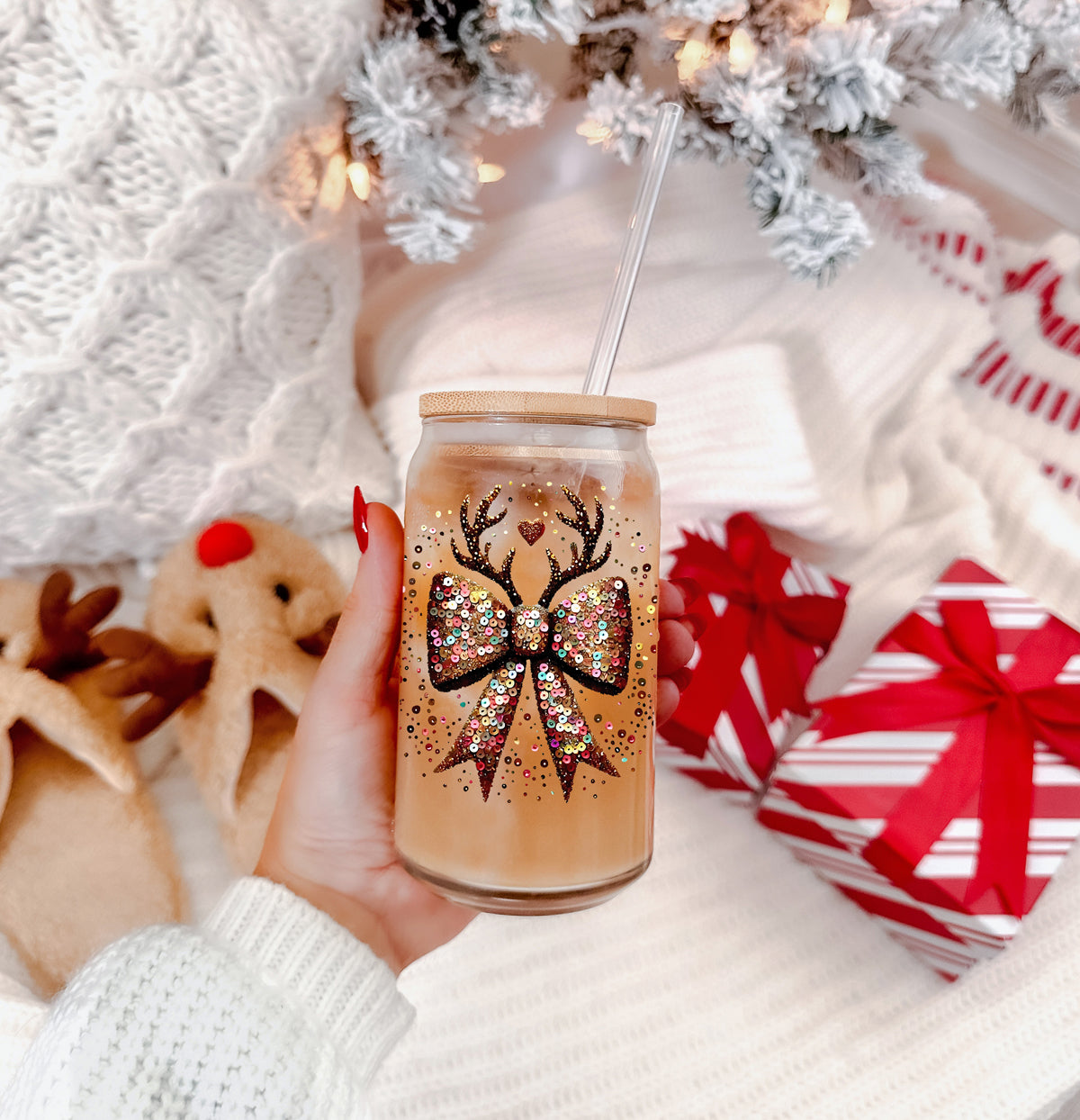 Christmas gifts for women glass tumbler 17oz - Glitter sequin reindeer bow holiday drinkware bamboo lid glass straw
White elephant gifts glitter sequin glass tumbler 17oz - Christmas reindeer bow party drinkware bamboo lid