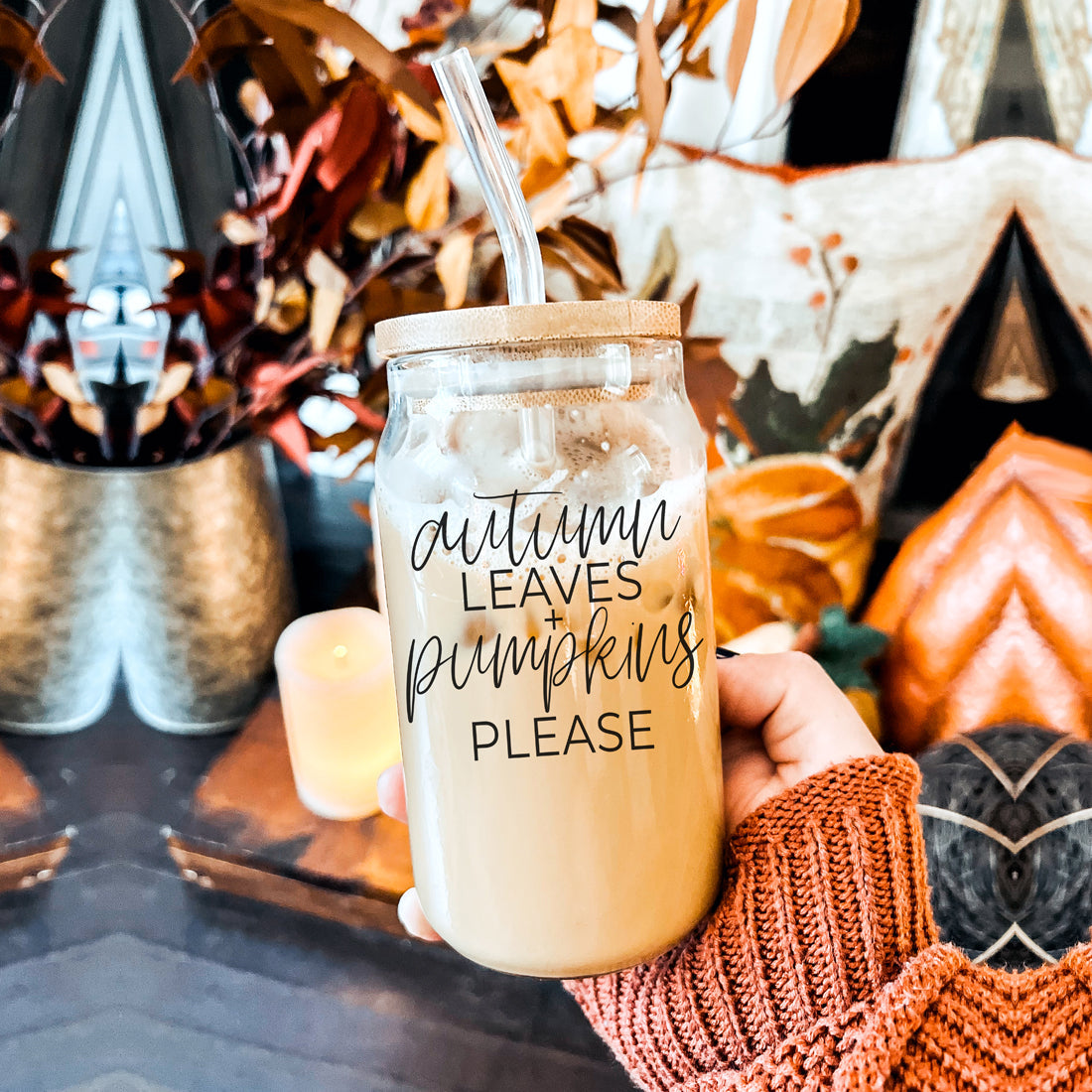 Designer fall season glass tumbler with straws
Stylish pumpkin themed glass tumbler set
Elegant autumn home accent drinking glass