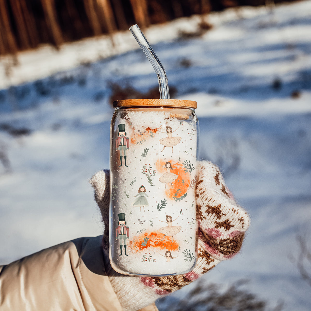 Christmas kitchen decor glass cup 17oz - Nutcracker ballerina pastel holiday tumbler with straw - Soft festive drinkware
Sparkly Christmas coffee tumbler – traditional Nutcracker and ballerina holiday design