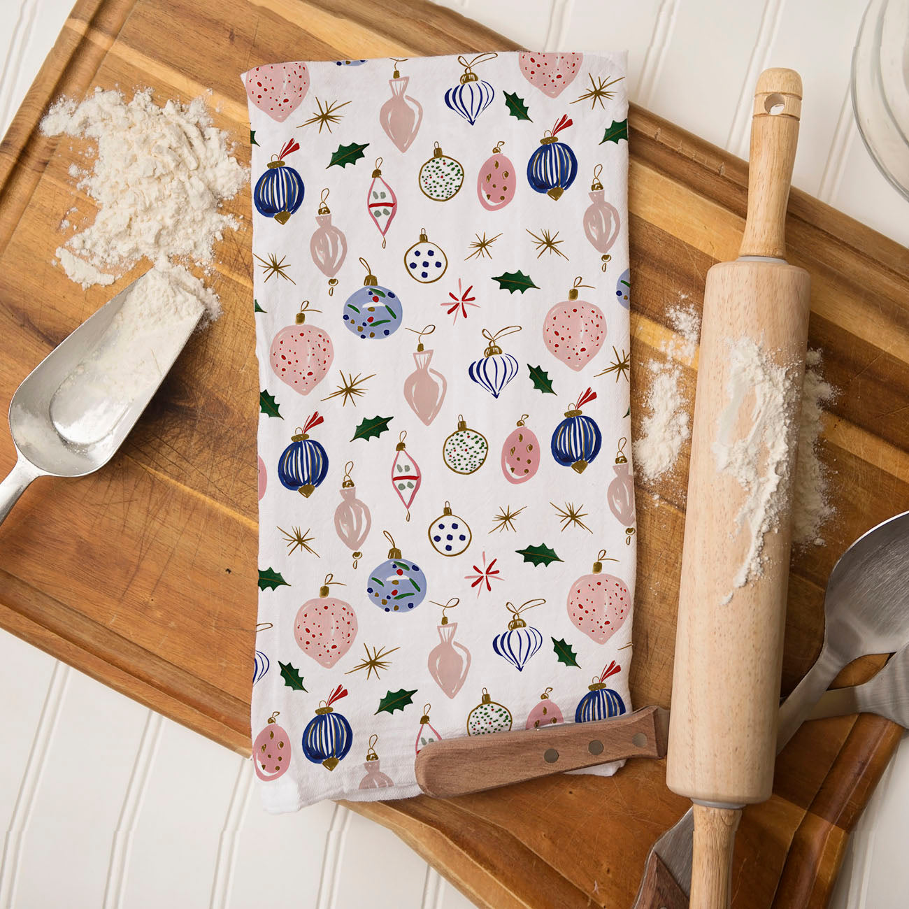 retro christmas ornament print dish towel
classic christmas decor kitchen towel design
nostalgic christmas ornament kitchen towel
traditional holiday kitchen towel ornament pattern