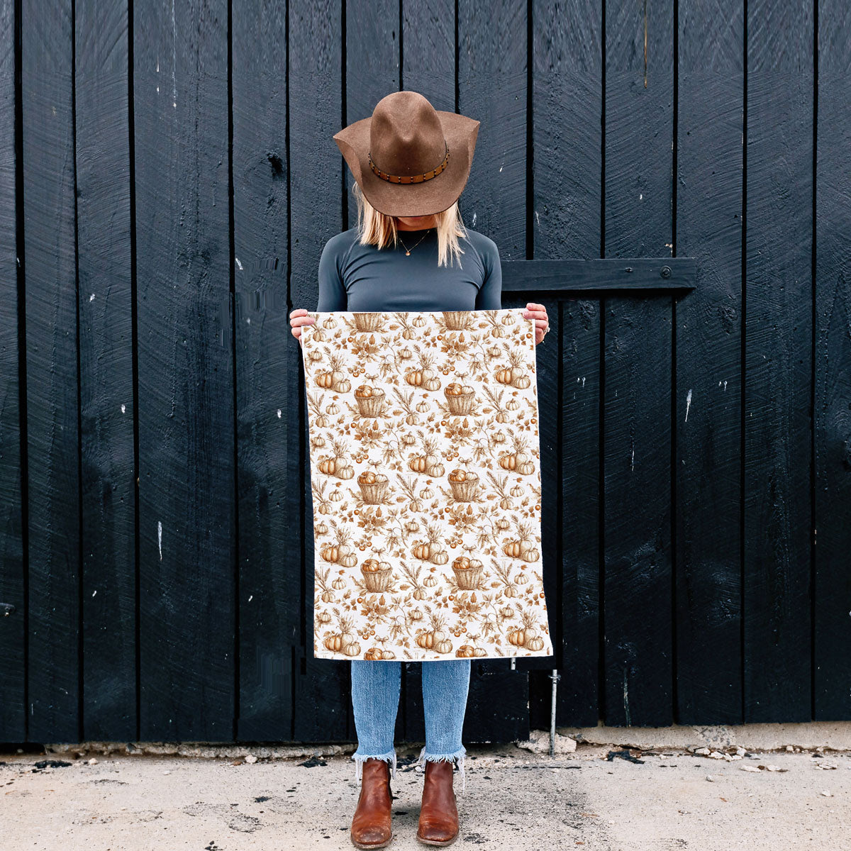 pumpkin basket cotton towel for seasonal kitchen styling
fall hostess gift pumpkin pattern kitchen towel
autumn farmhouse pumpkin towel hanging on oven door
pumpkin themed flour sack towel for coffee bar setup