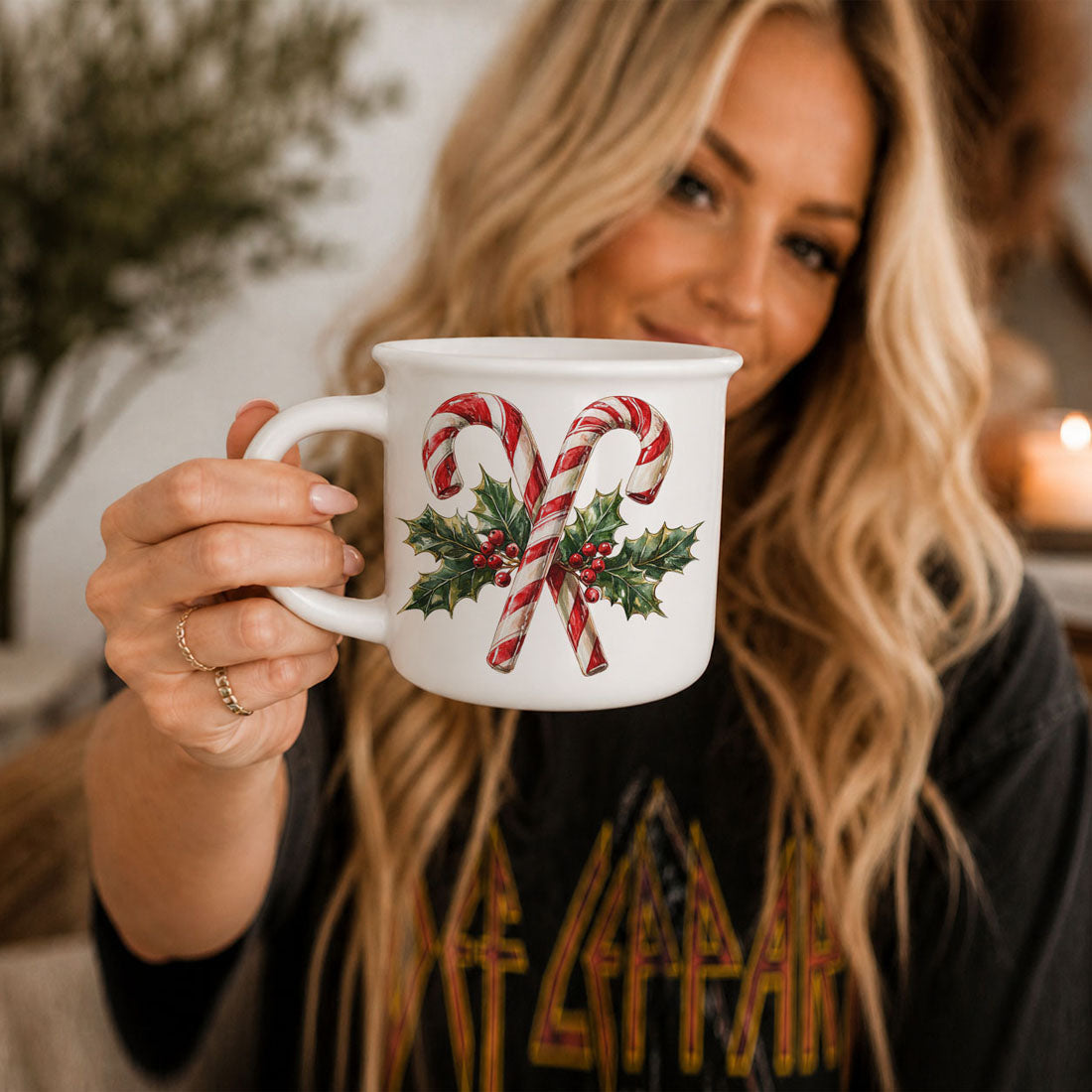 Ceramic Christmas mug with festive candy cane scene
Candy cane mug for holiday kitchen accessory
Christmas mug with simple elegant candy cane artwork
Candy cane mug for cozy festive mornings
Holiday mug for warm drinks and seasonal decor
Candy cane mug with sweet peppermint holiday feel
Christmas mug for winter home decor
Candy cane mug for charming holiday shelf decor
Festive Christmas mug with candy cane motif