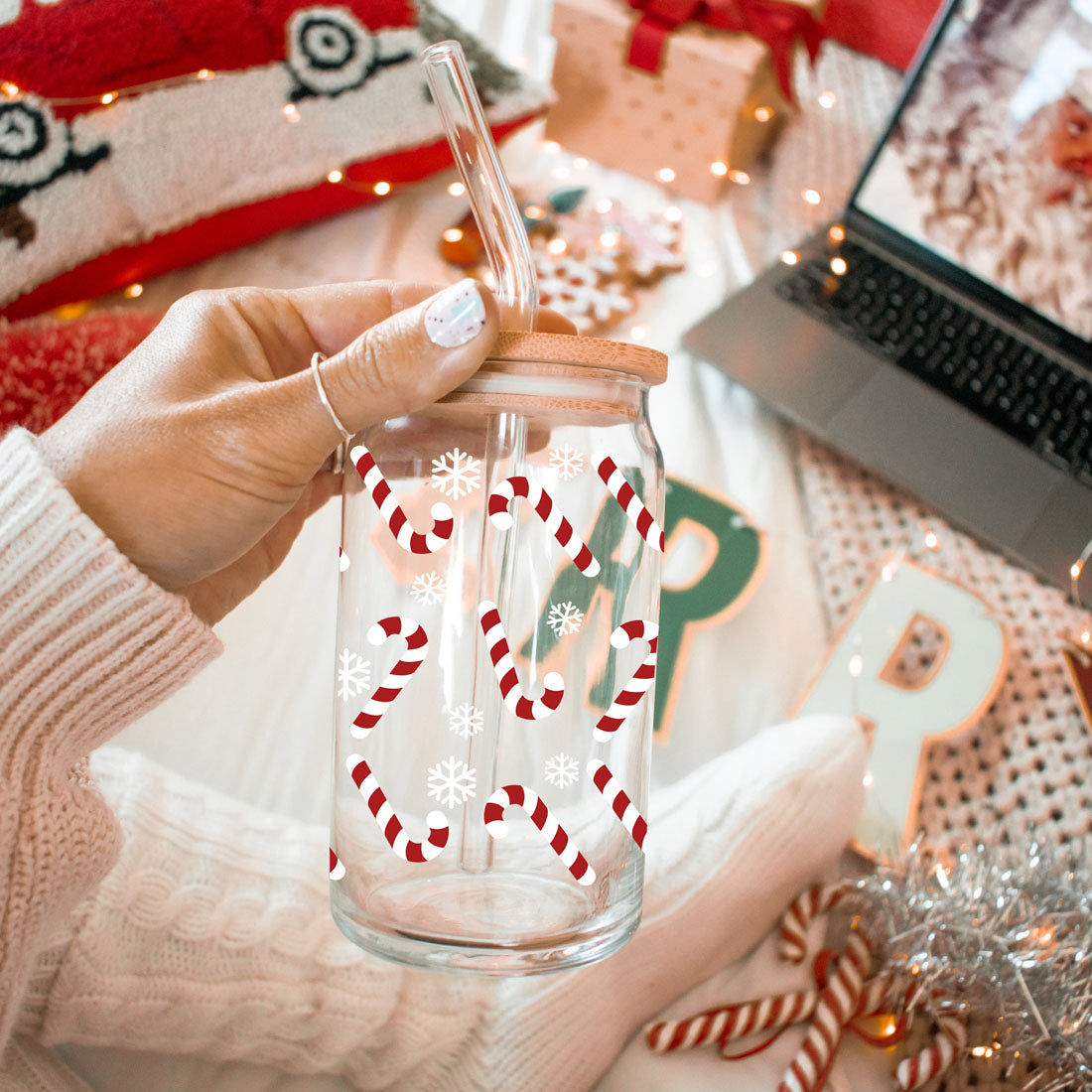 Christmas glass cup with straw
christmas glass cup with lid
Christmas tree glass cup with straw