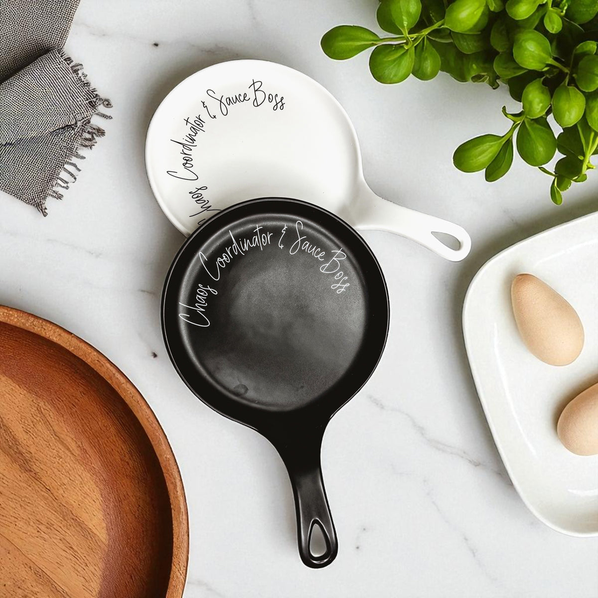 Kitchen promotion celebration
Cooking enthusiast surprise
Kitchen warrior award set
Chef appreciation present set
Kitchen queen command center