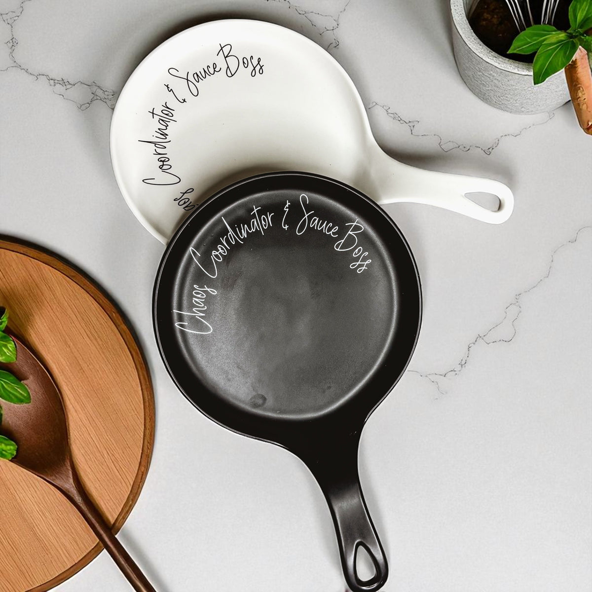 Minimalist black and white spoon rests - funny kitchen accessories
Ceramic spoon rest set for home chefs - Chaos Coordinator & Sauce Boss
Sleek kitchen counter decor
Designer kitchen tools
Luxury kitchen accessories