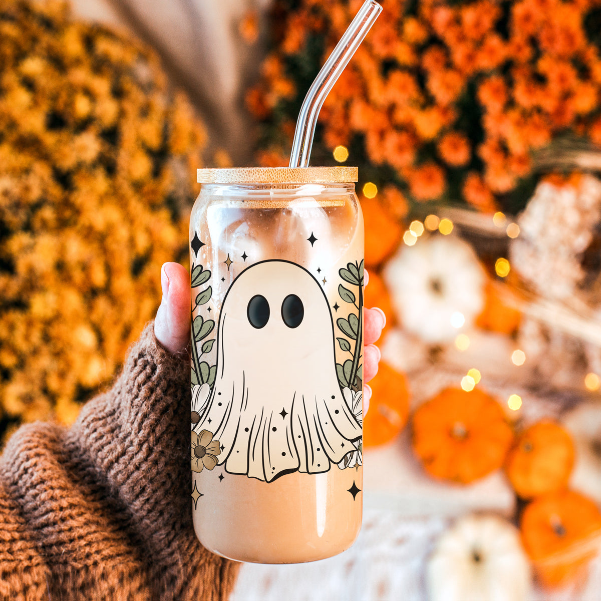 Cottagecore halloween glass tumbler
Botanical ghost drinking glass
Boho halloween drinkware
Cottage witch tumbler with ghosts