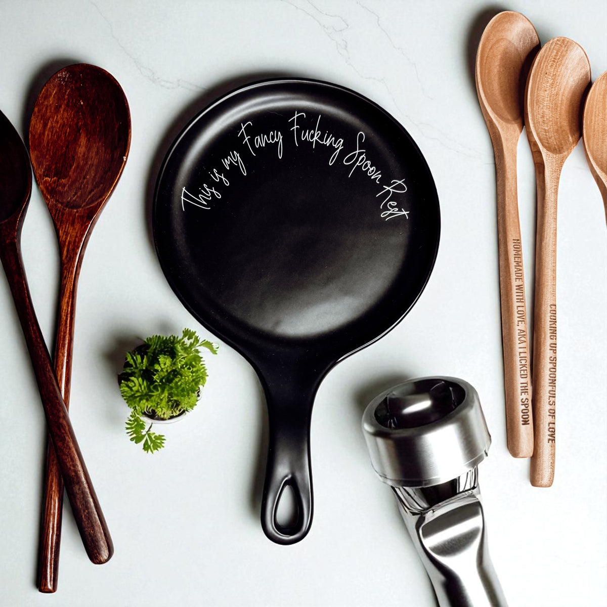 Luxury black spoon rest
Premium kitchen decor
Elegant cooking tools