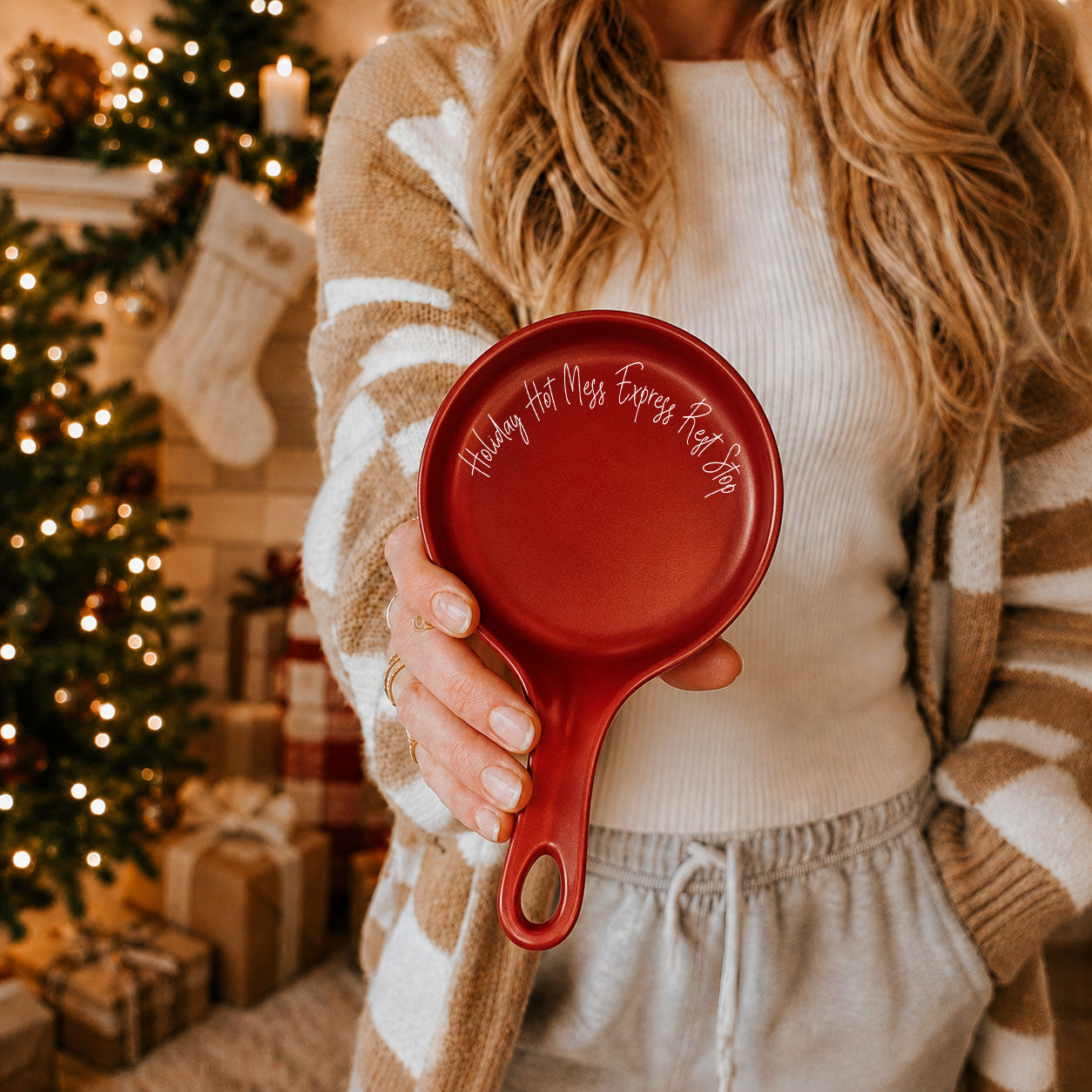 Holiday spoon rest red ceramic - Christmas kitchen gifts for women - Festive cooking accessories
Real Christmas cooking
Holiday host humor
Christmas kitchen reality
Holiday mess manager