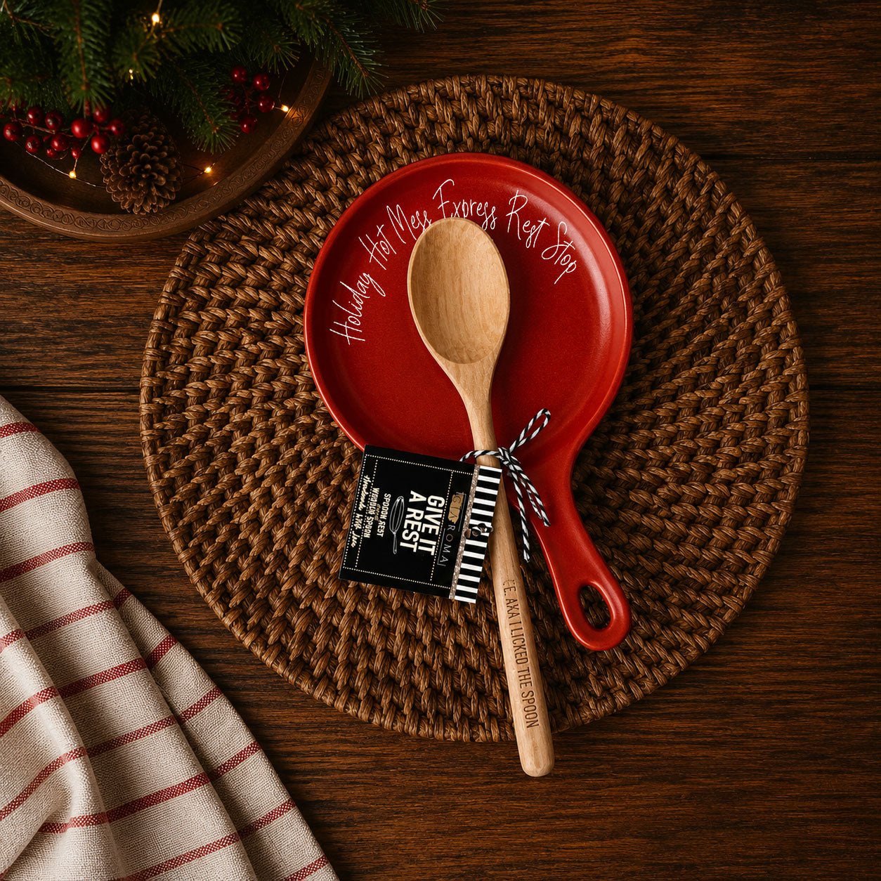 Christmas kitchen decor spoon rest - Red holiday cooking accessories - Unique kitchen gifts for Christmas
Christmas luxury gifts
Holiday premium decor
Christmas quality ceramics
Holiday handmade gifts
Christmas woman owned