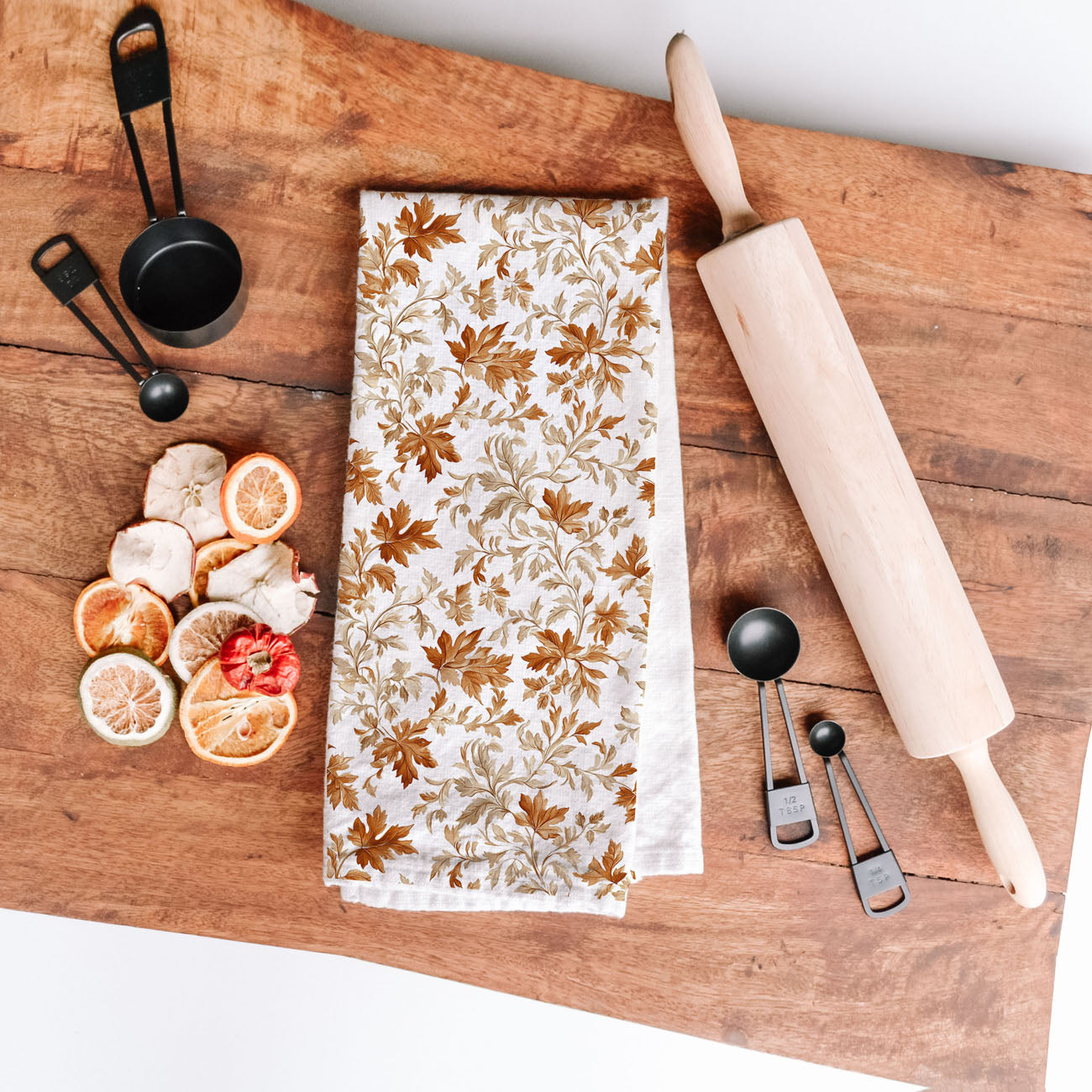 fall table setting with folded autumn leaves cotton towel
autumn kitchen makeover using leaf patterned towels
fall bar cart decor using autumn leaf flour sack towel
fall kitchen decor cotton leaf towel