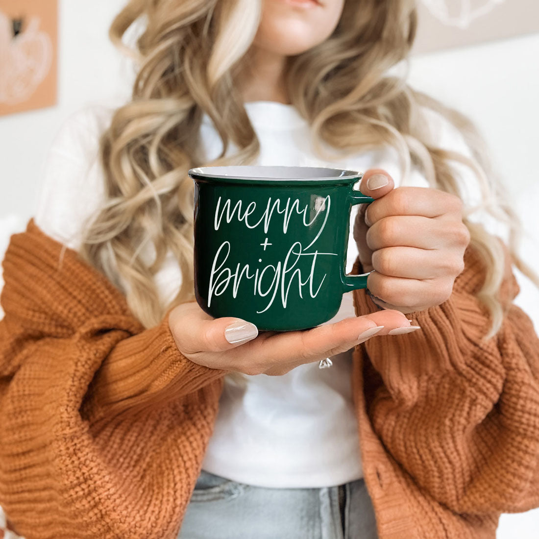 Merry + Bright mug for Christmas home aesthetic
Festive coffee cup for Christmas decorating season
Holiday mug for red green Christmas theme
Christmas mug for festive kitchen counter display
Merry and Bright mug for holiday tablescape
Ceramic mug for Christmas breakfast table