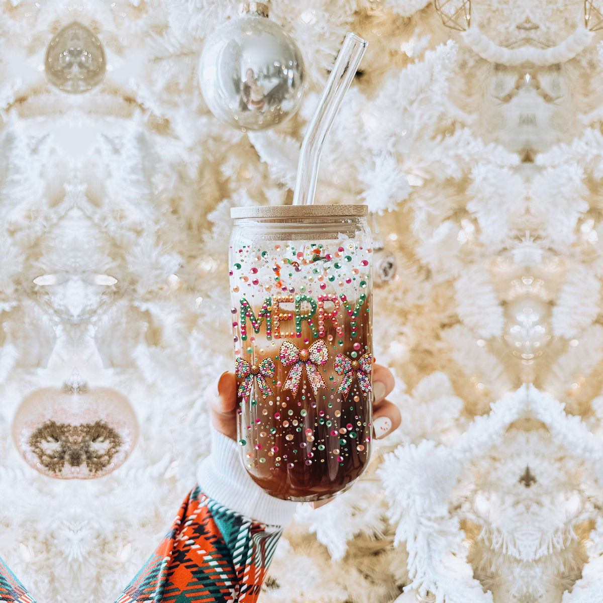 Christmas glass drinkware 17oz - Merry sequin glitter holiday cup with glass straw - Coquette bow sparkly kitchen gift
Holiday party drinkware Merry sequin glass cup 17oz - Christmas coquette bow festive tumbler bamboo lid straw