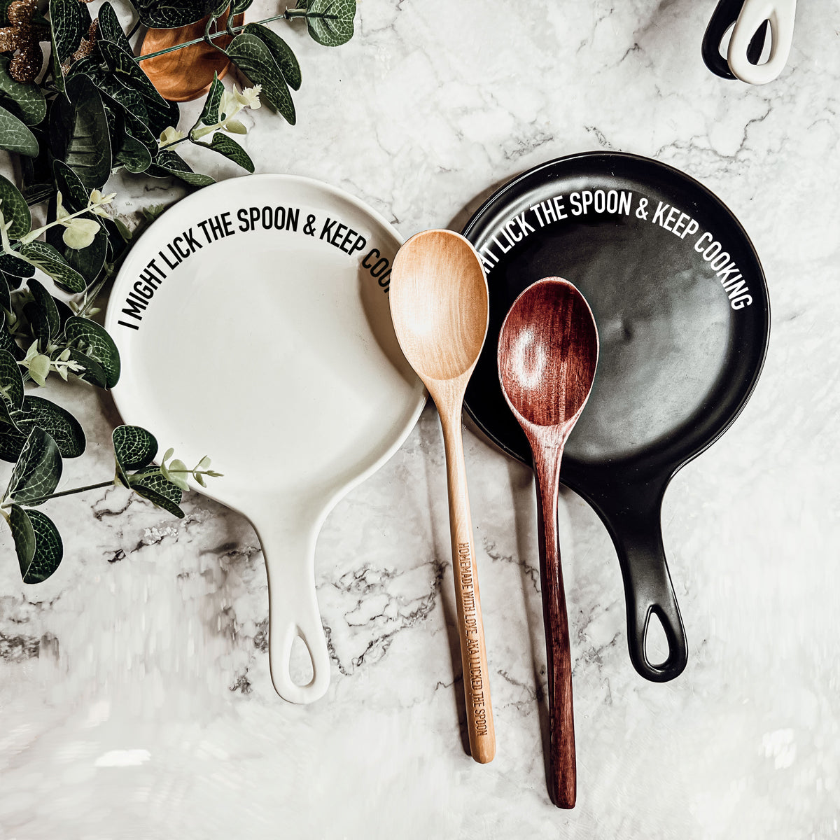 Funny ceramic spoon rest – Christmas kitchen decor accessory
Baker confession gift set
Kitchen truth teller bundle
Cookie dough taster gift
Baking queen accessories