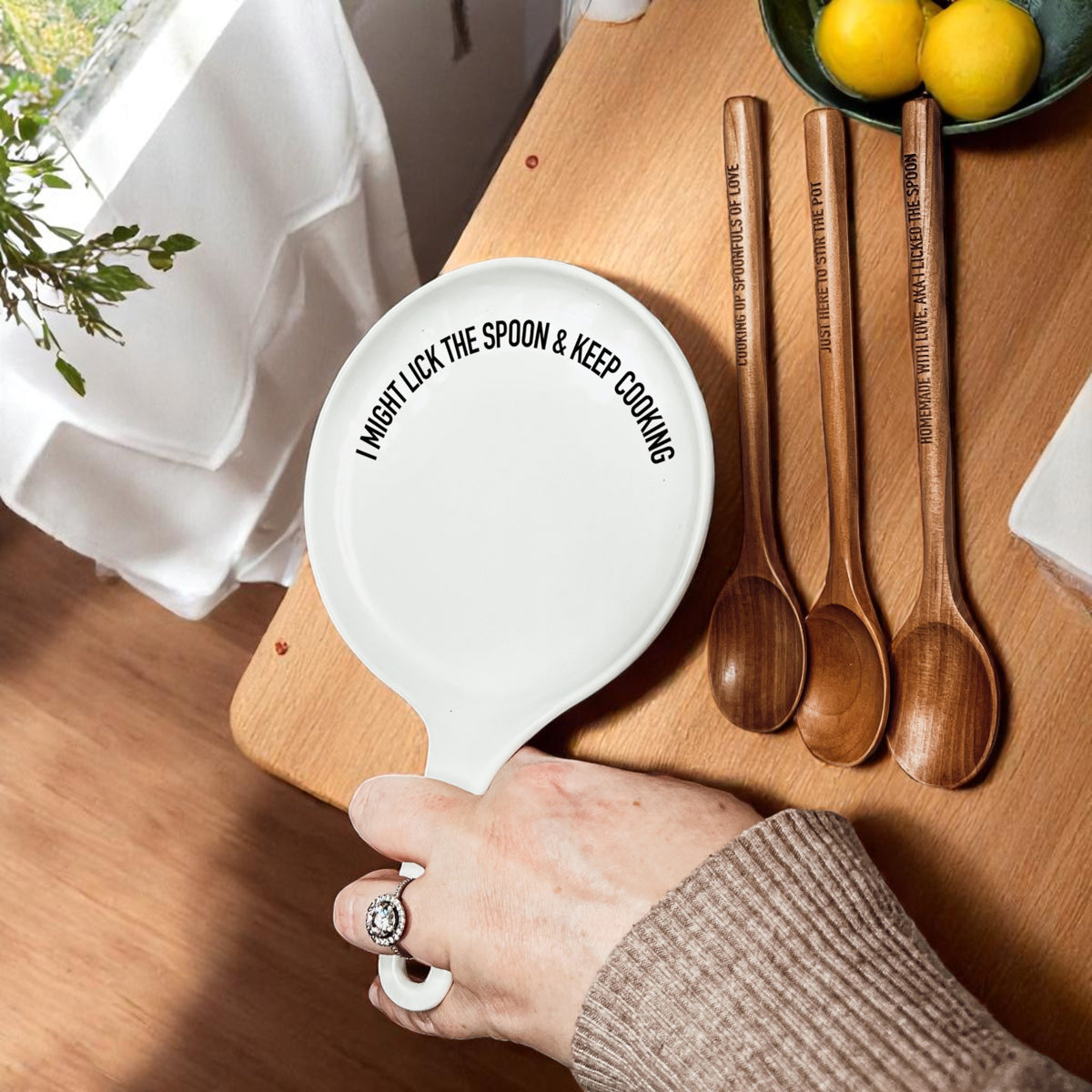 Holiday kitchen essential – ceramic spoon rest for Christmas gifts
Premium kitchen decor
Stylish cooking accessories
Modern farmhouse kitchen
Trendy baker gifts