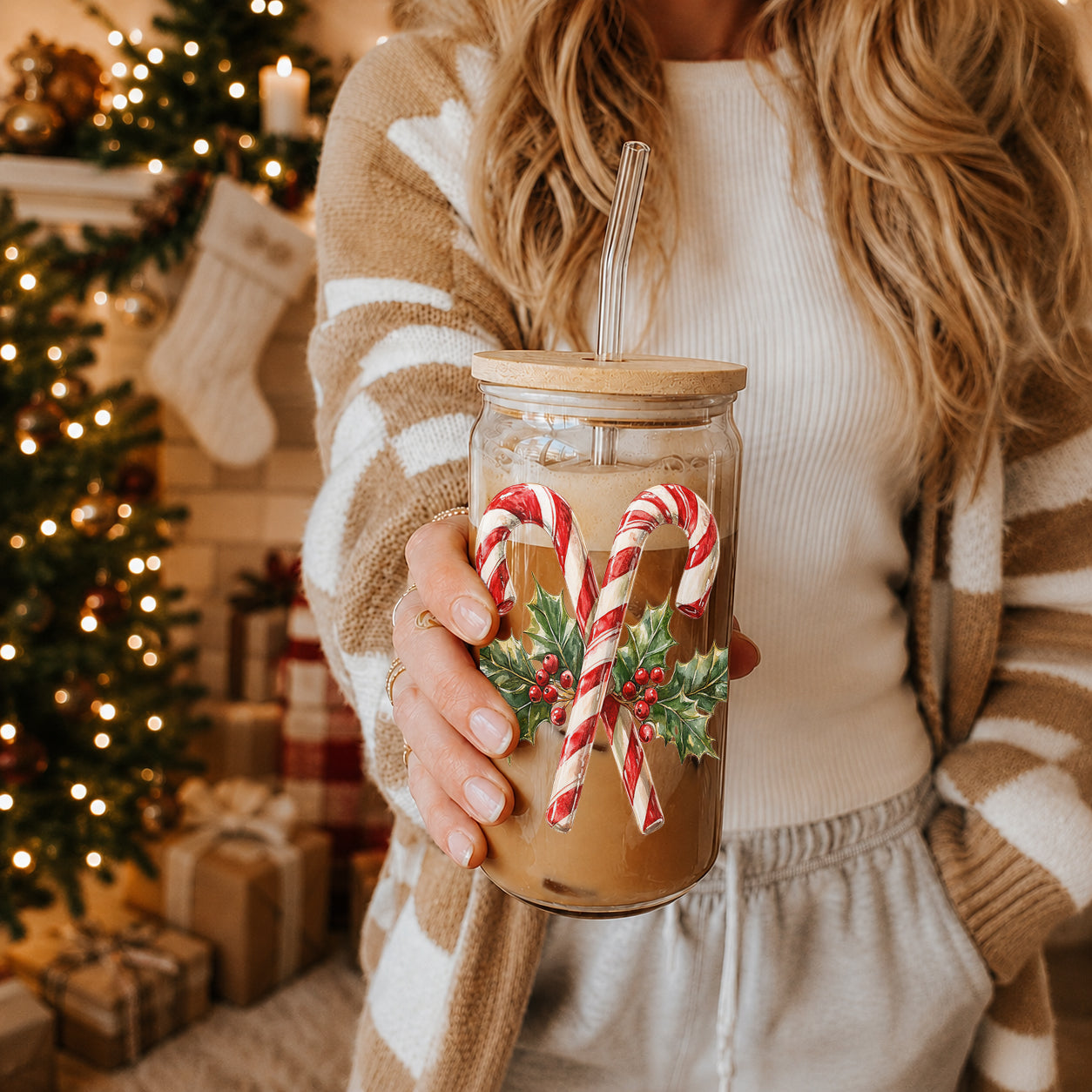 Eco-friendly Christmas tumbler - candy cane design glass with bamboo lid
Traditional Christmas tumbler - candy cane and holly design glass with bamboo lid
Christmas kitchen gift - festive candy cane glass tumbler with straw