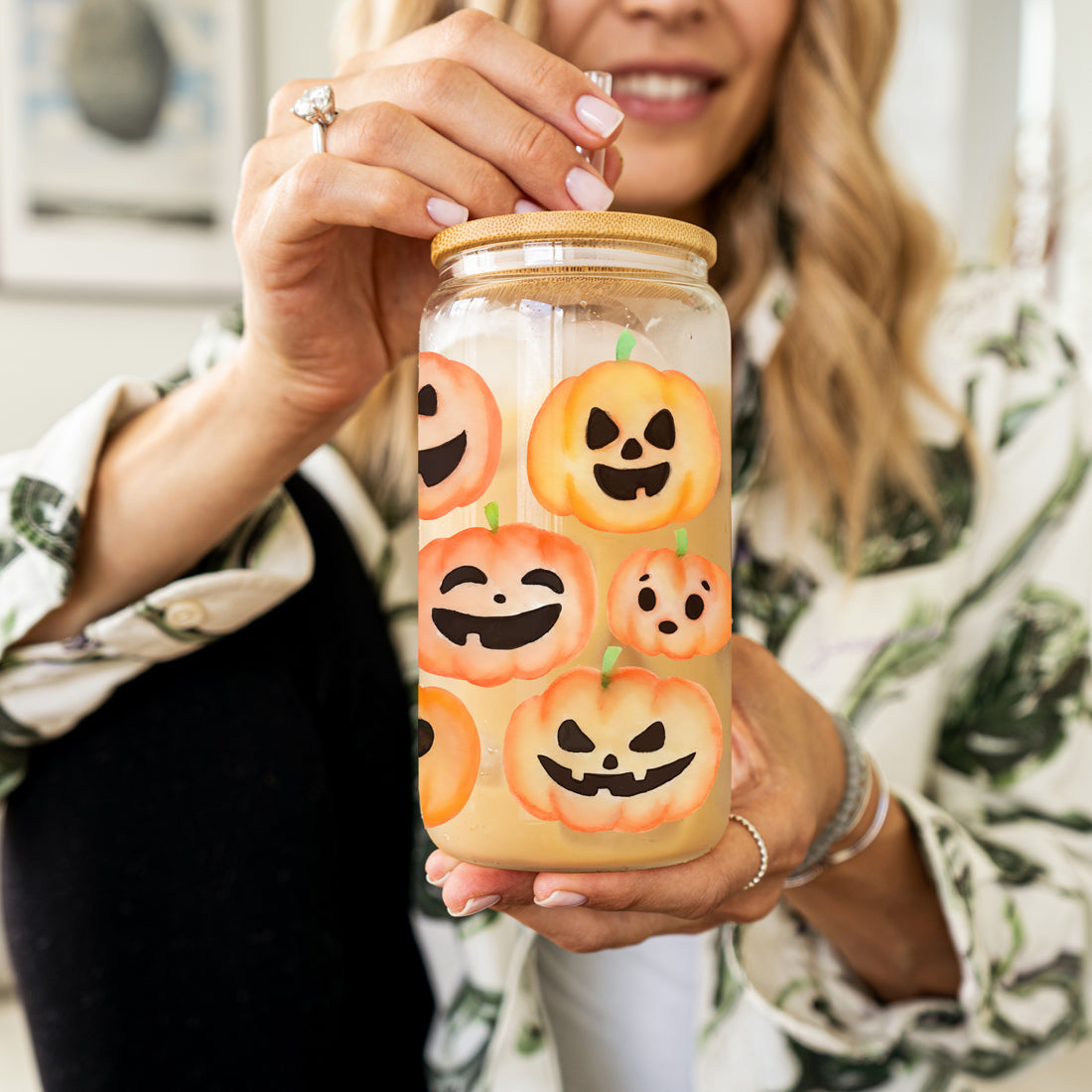 Fall coffee lover pumpkin cup
Watercolor pumpkin face mug
Aesthetic pumpkin coffee cup
Halloween pumpkin latte mug