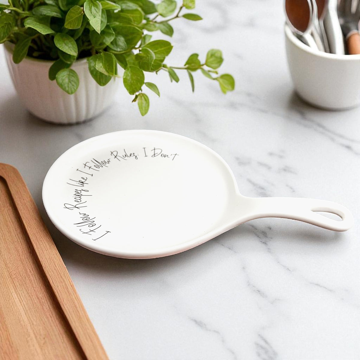 Fast shipping from NY
Handcrafted ceramic spoon rest
Premium kitchen organization
Modern farmhouse decor