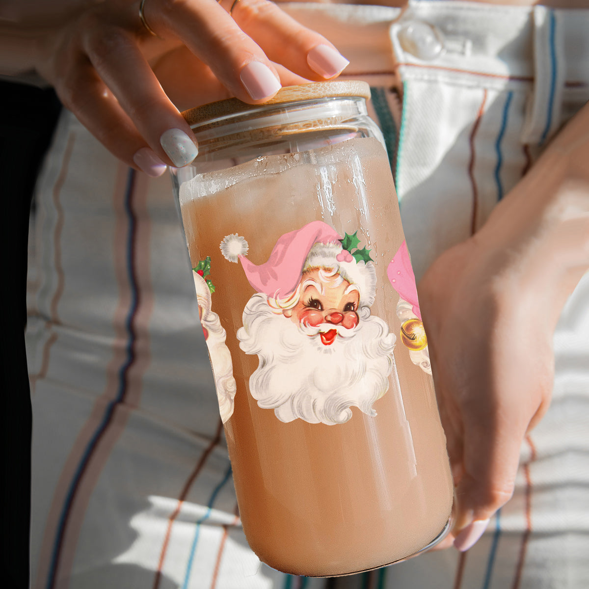 Christmas glass drinkware 17oz - Vintage Santa pink hat holiday cup with glass straw - Retro design kitchen gift
Sparkly Christmas coffee mug – 2 vintage Santa faces on a glass cup