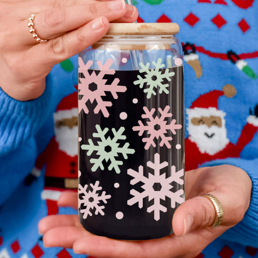 pink green christmas gifts
Christmas snowflake mug
Holiday snowflake glasses
Holiday snowflake coffee cups with straw wholesalers USA
snowflake gift wholesale